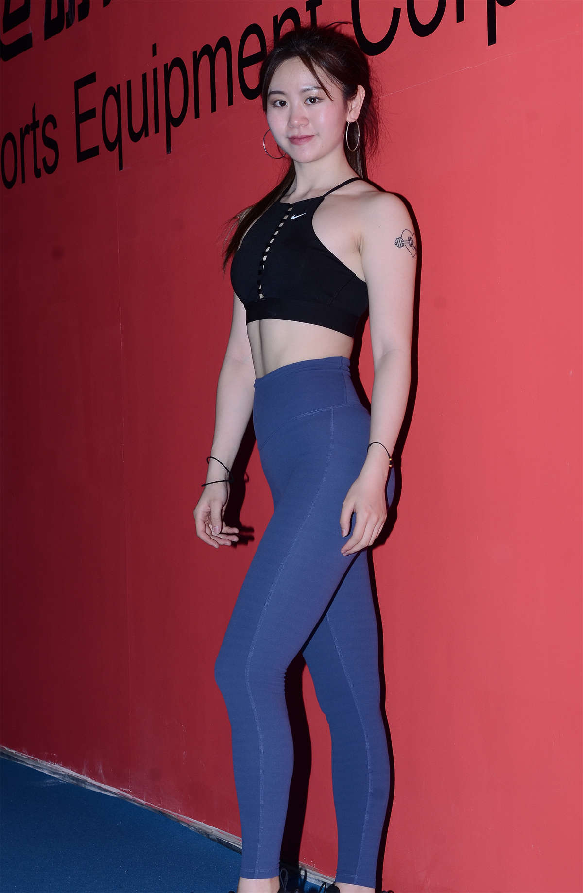 【神摄手赛帖】蓝色健体裤-日更街拍