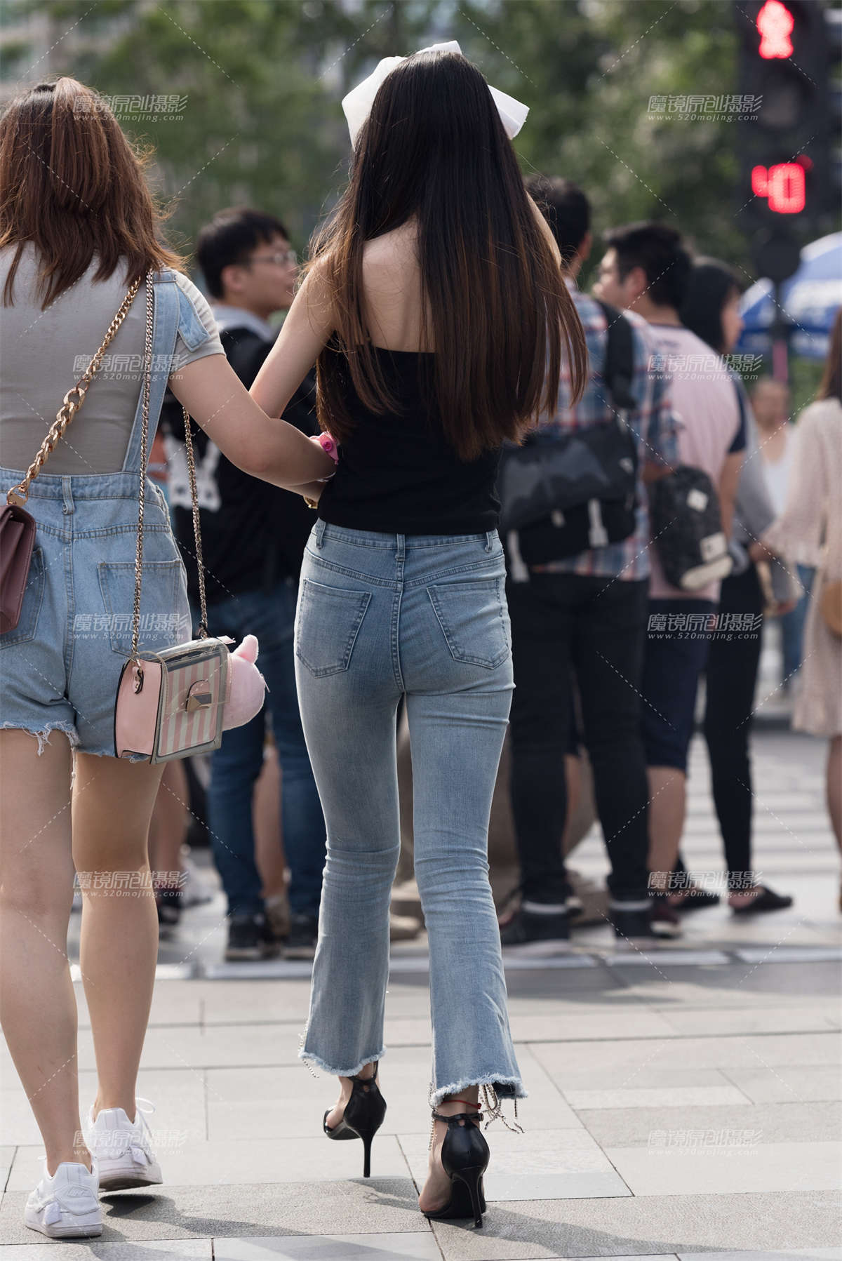 图片[2]-【慕容笙赛贴】高跟紧身牛子美女-日更街拍