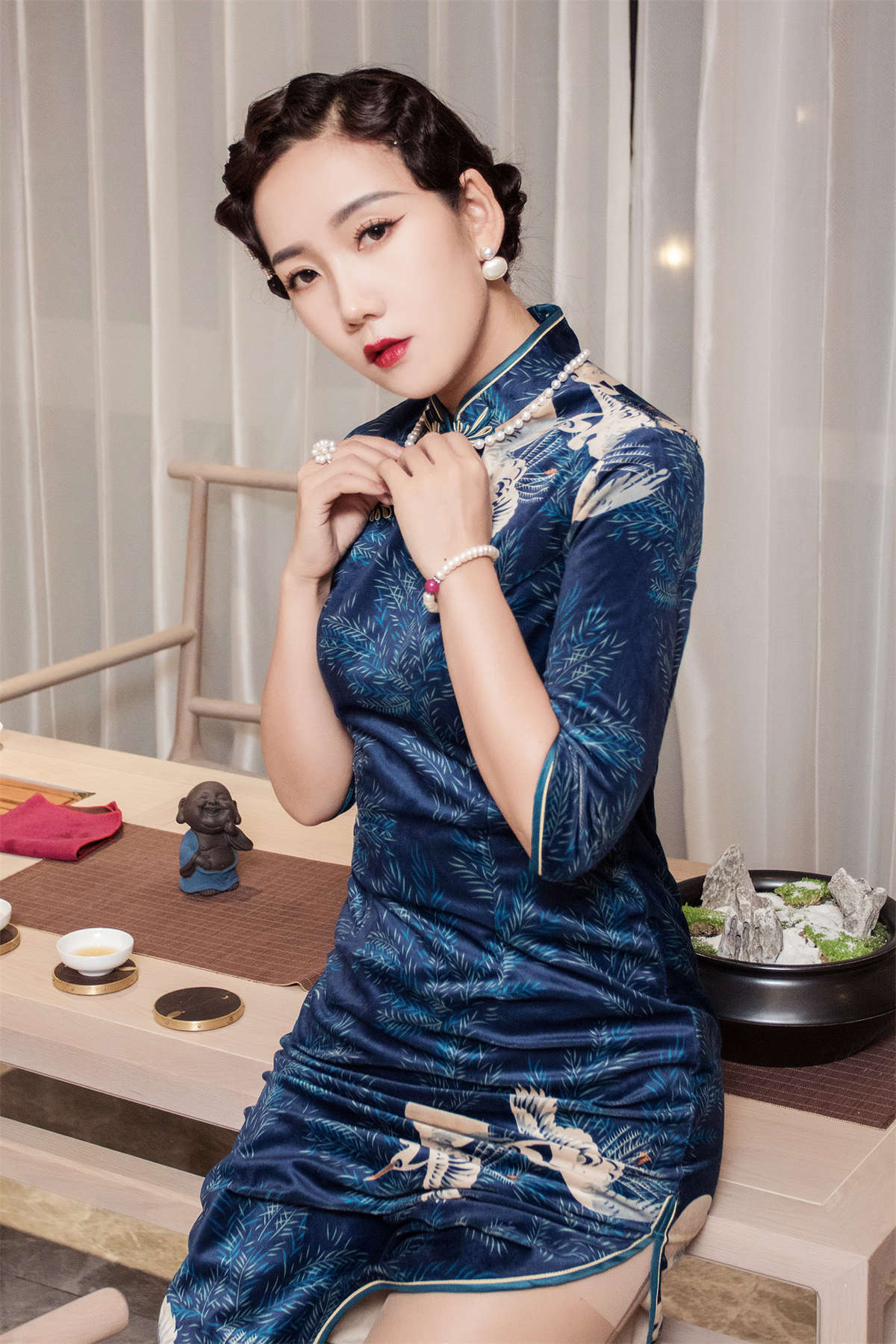 图片[2]-TouTiao头条女神 2020.07.27 艾静香 古韵茶香-日更街拍