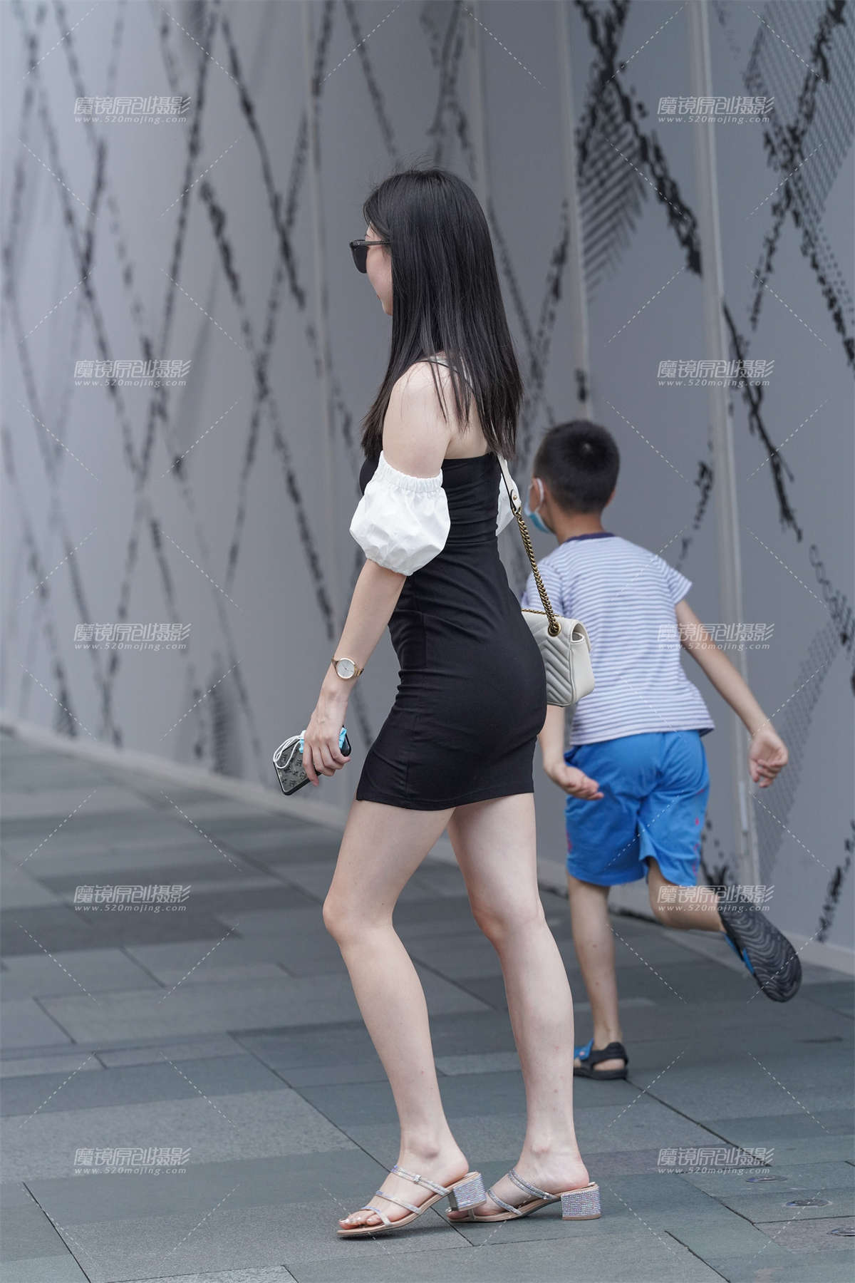 图片[2]-黑裙美眉-日更街拍