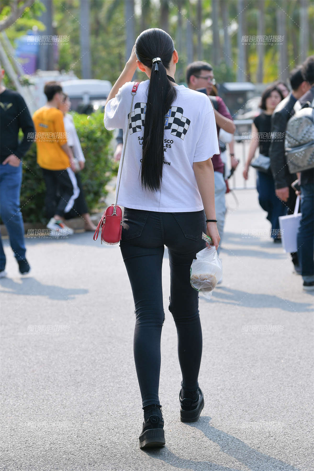 图片[2]-纯天然的长腿紧牛小姐姐-日更街拍