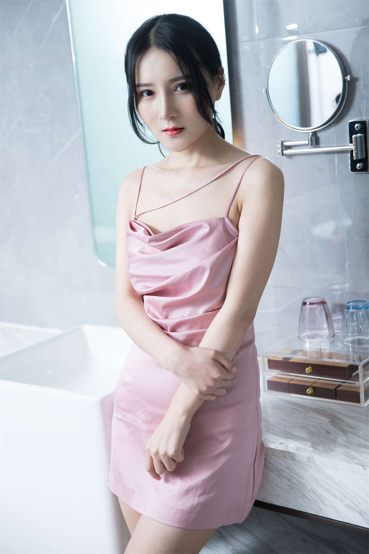 图片[2]-TouTiao头条女神 2020.08.09 韵竹 空姐诱惑-日更街拍