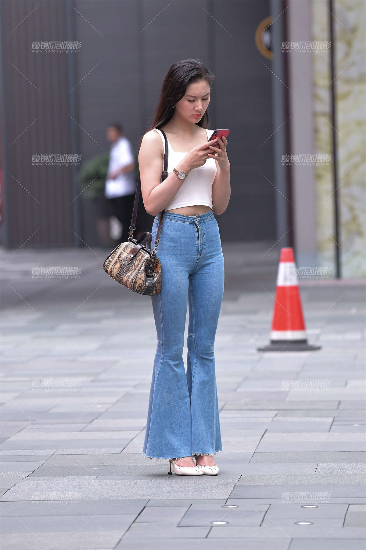 【视觉冲击赛贴】高挑好身材，紧牛小姐姐-日更街拍