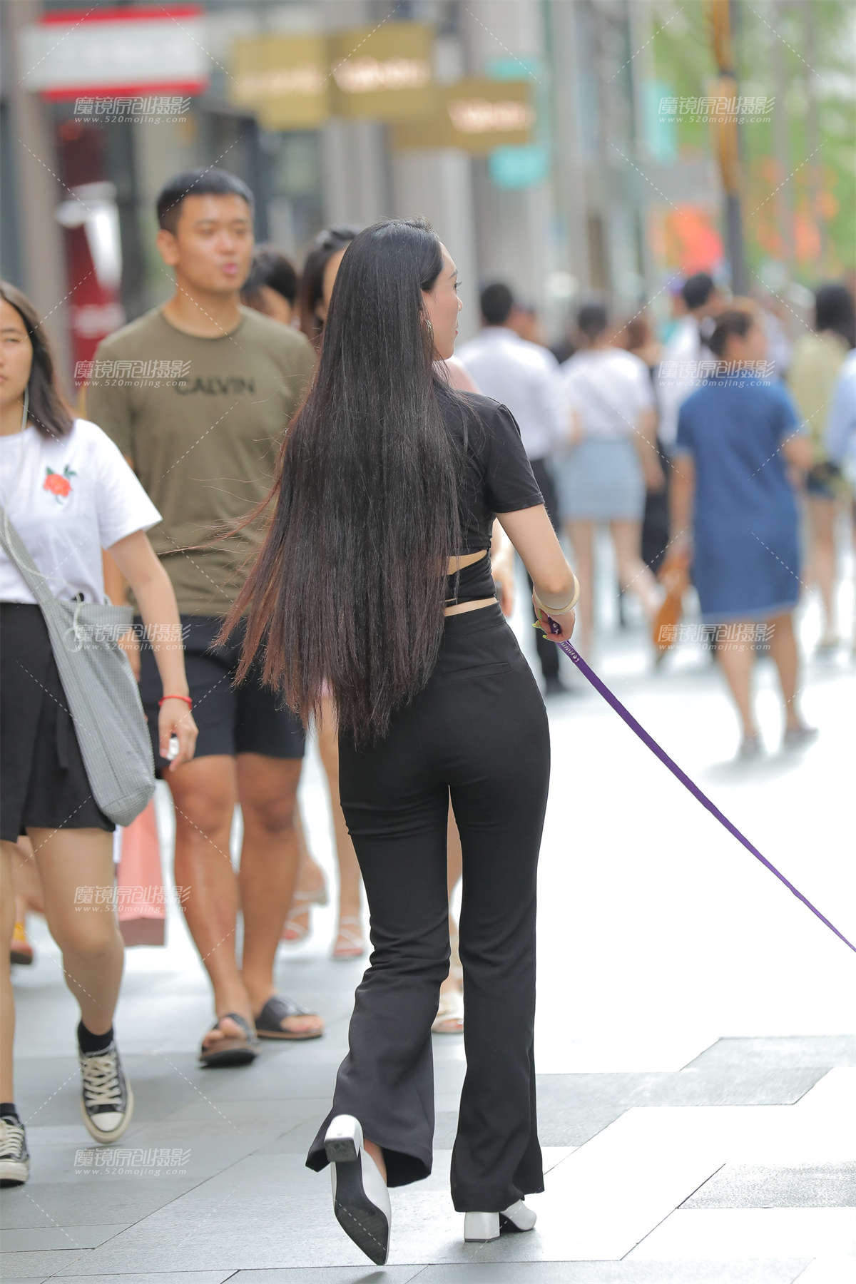 图片[2]-遛狗美女__-日更街拍