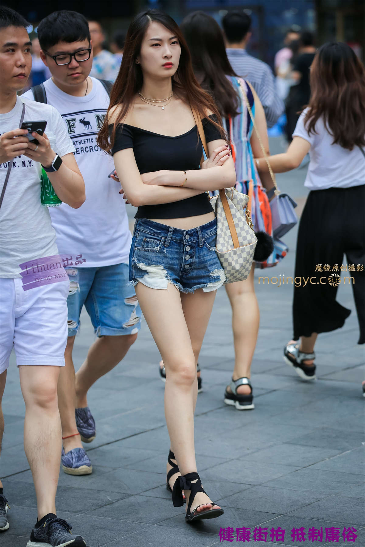 李欢原创-短裤，美腿（12P）-日更街拍