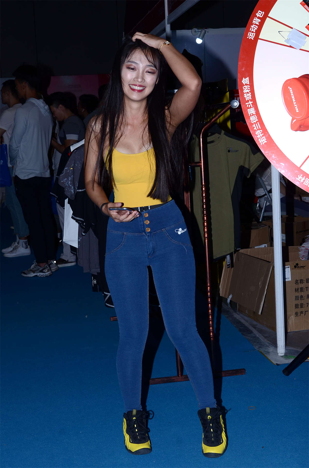 【神摄手赛帖】俏皮蜜桃裤-日更街拍