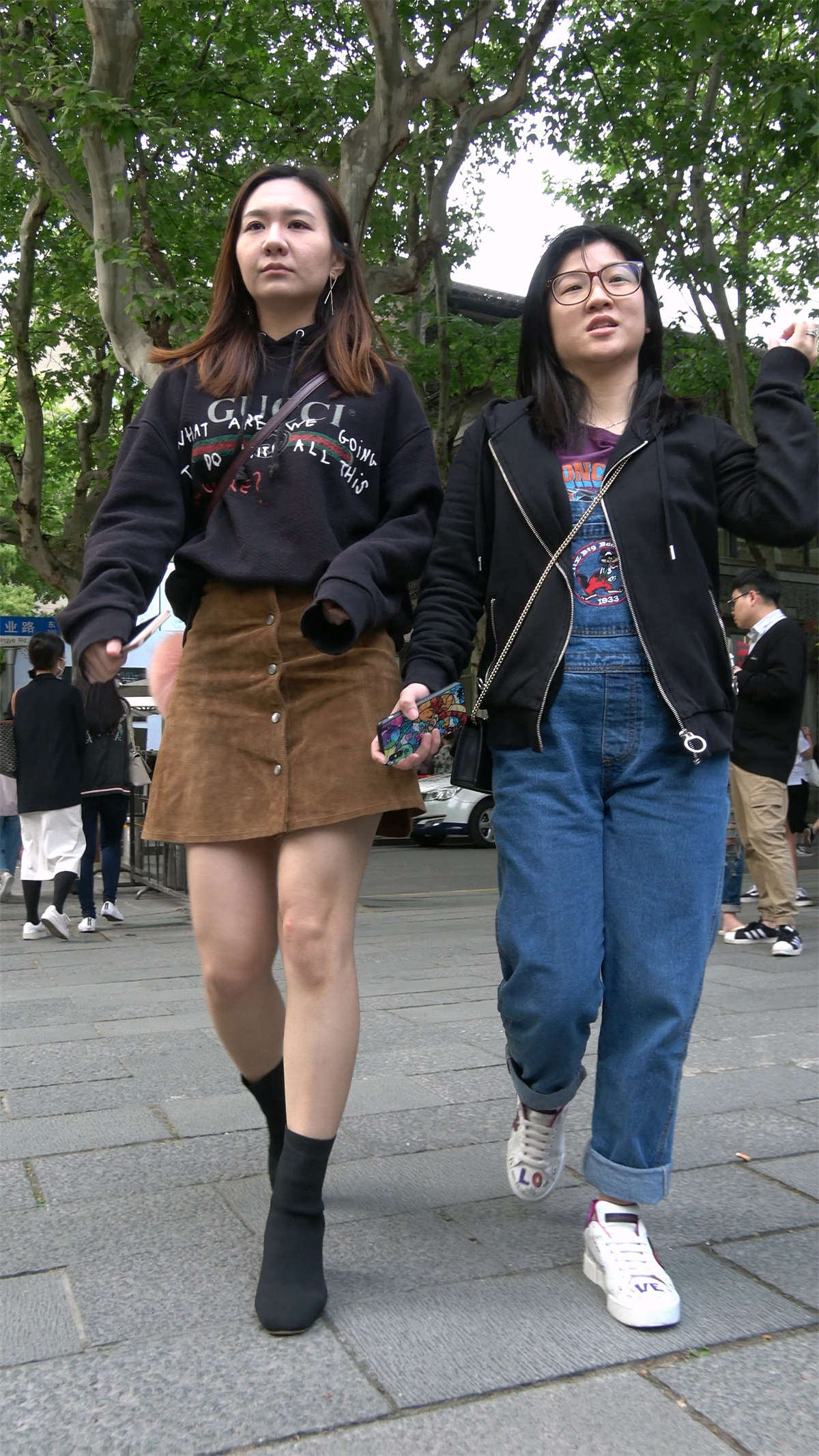 图片[2]-棕色裙美眉-日更街拍