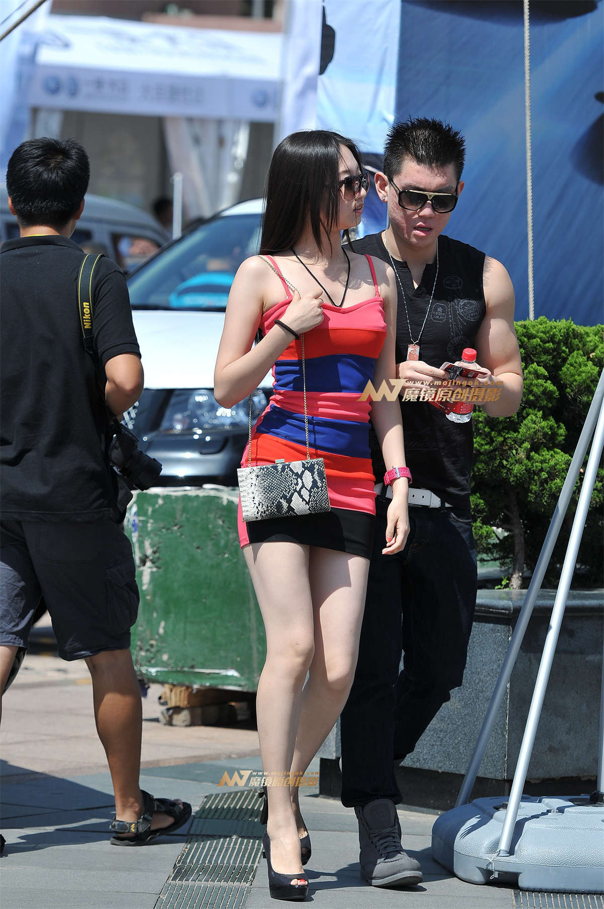 极品紧身超短裙 性感火辣-日更街拍