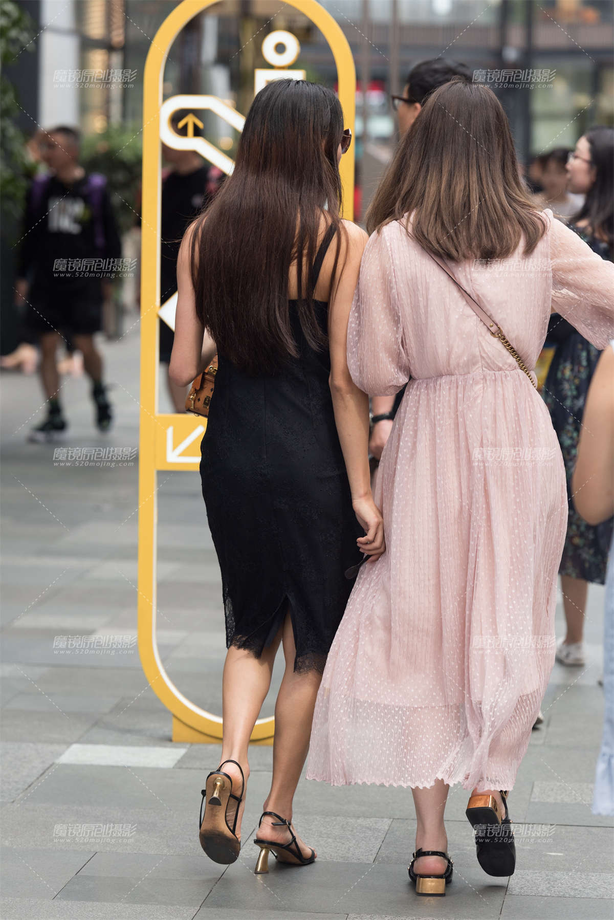 图片[2]-【慕容笙赛贴】黑色连衣裙小姐姐-日更街拍