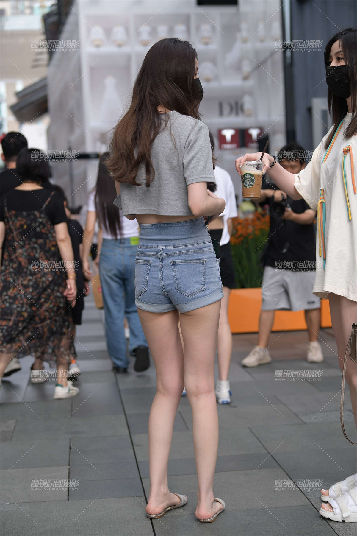 图片[2]-热裤女孩-日更街拍