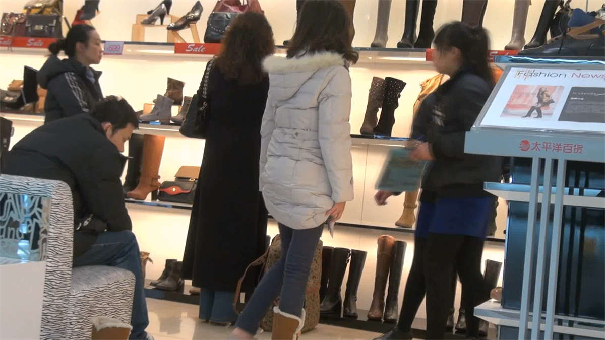 图片[2]-美少妇的棉袜嫩脚-日更街拍