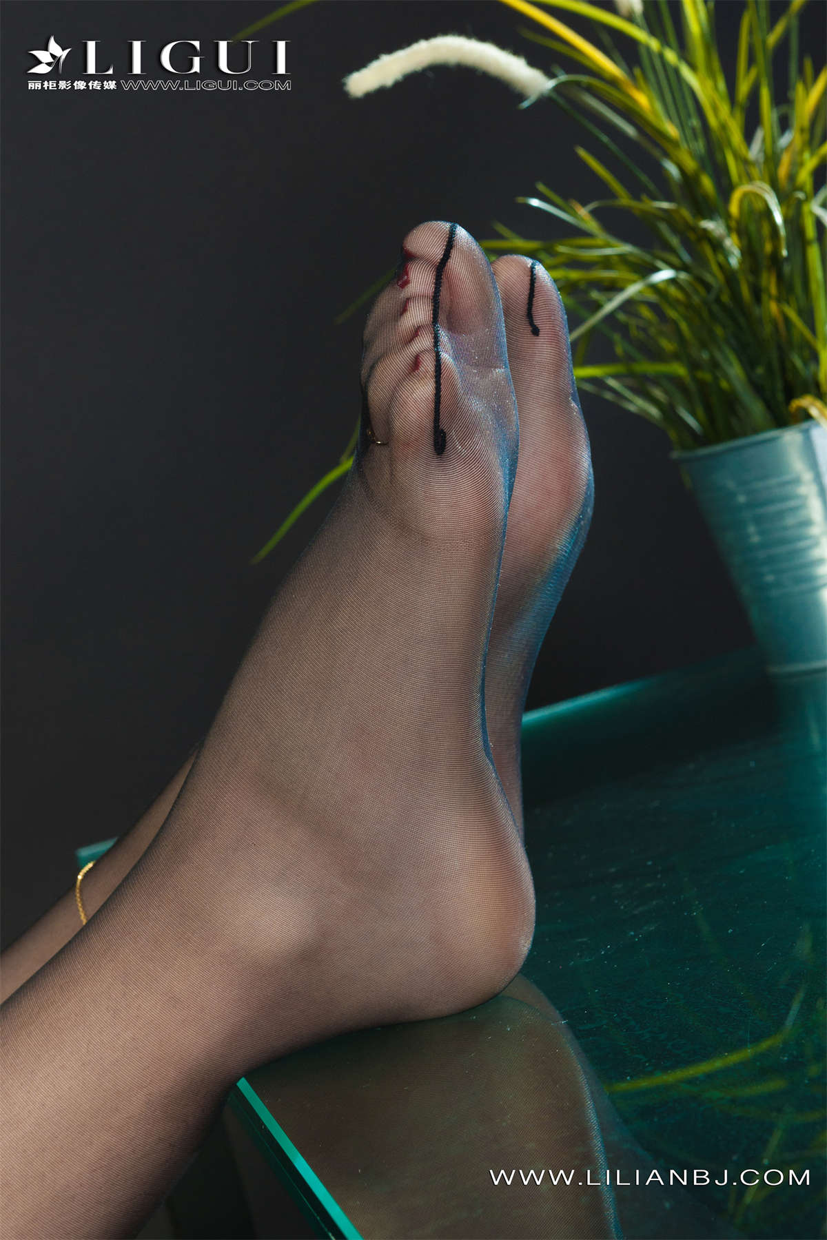 图片[2]-Ligui丽柜 2022.01.12 寂寞的等待 伊萱-日更街拍