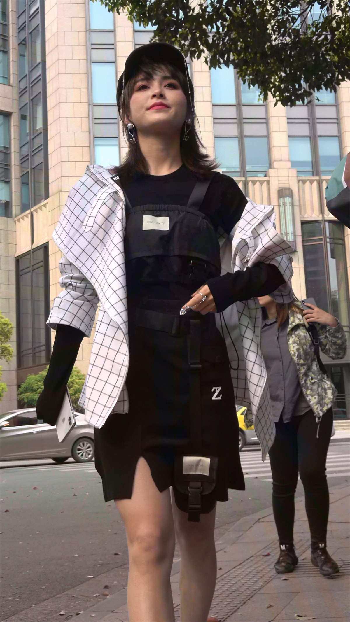 图片[2]-时尚的街拍美女-日更街拍