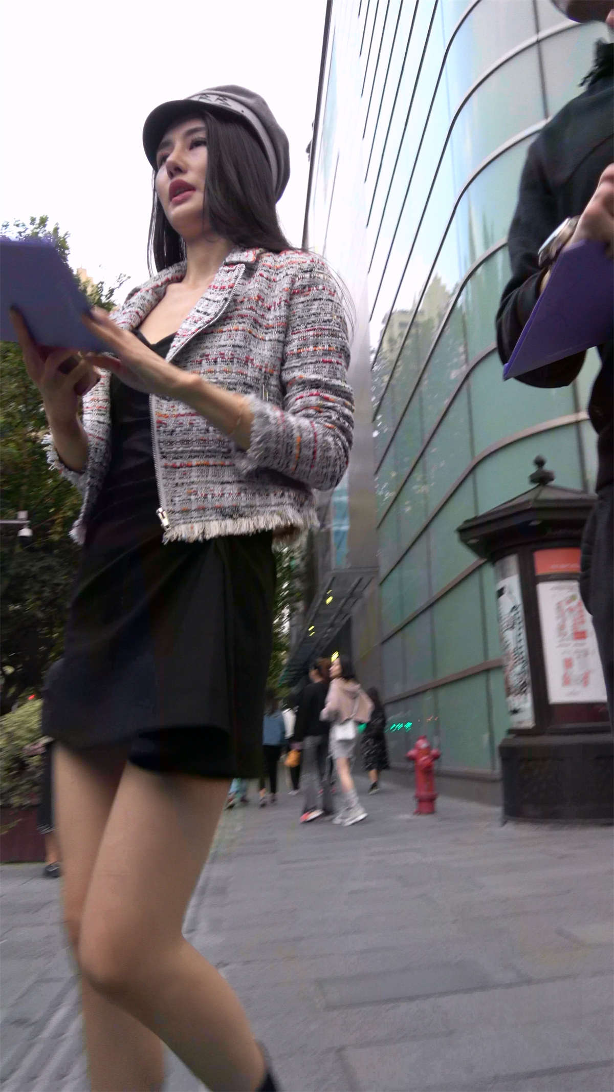 图片[2]-极品紧身牛仔模拍美女-日更街拍