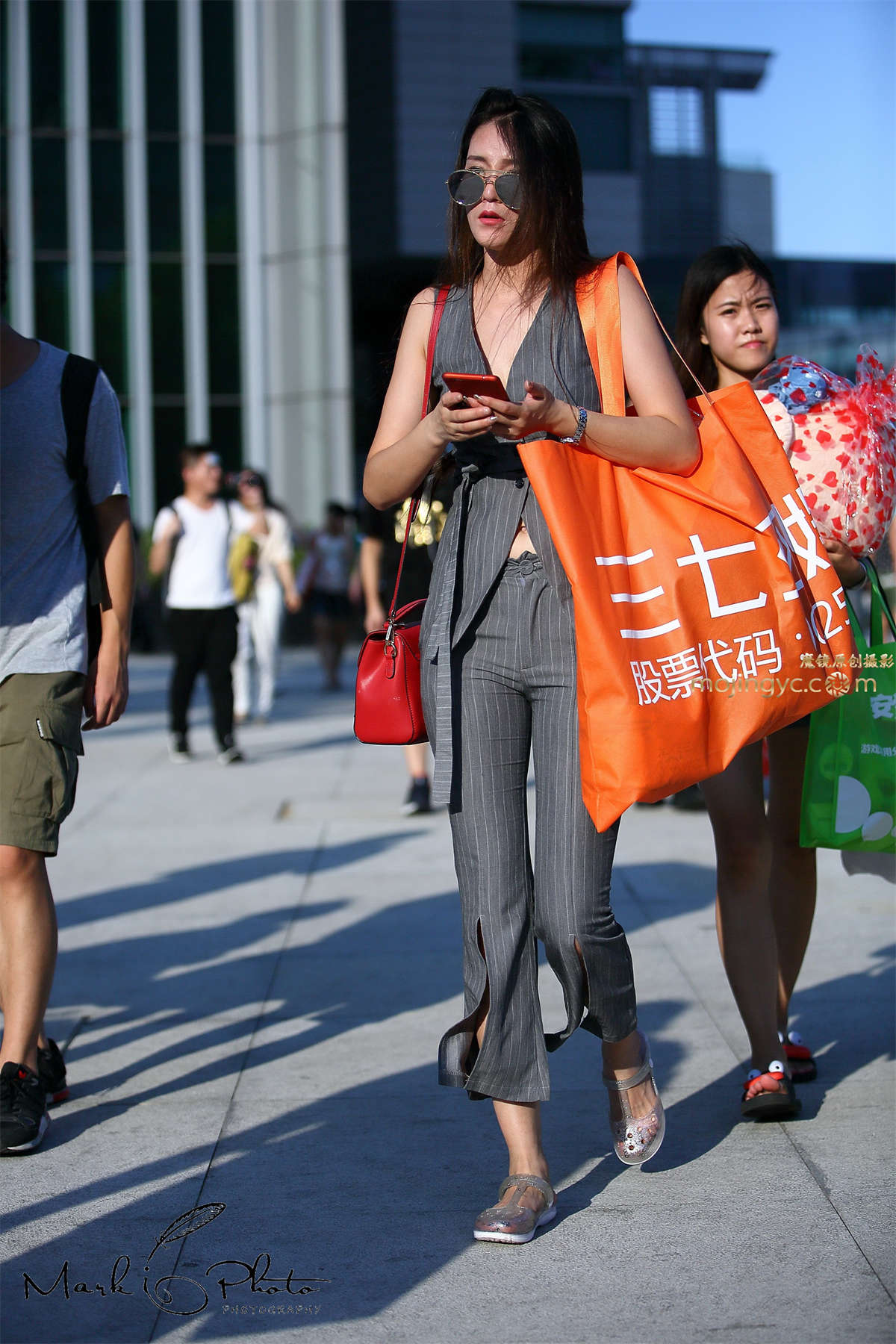 条纹灰色套装-日更街拍