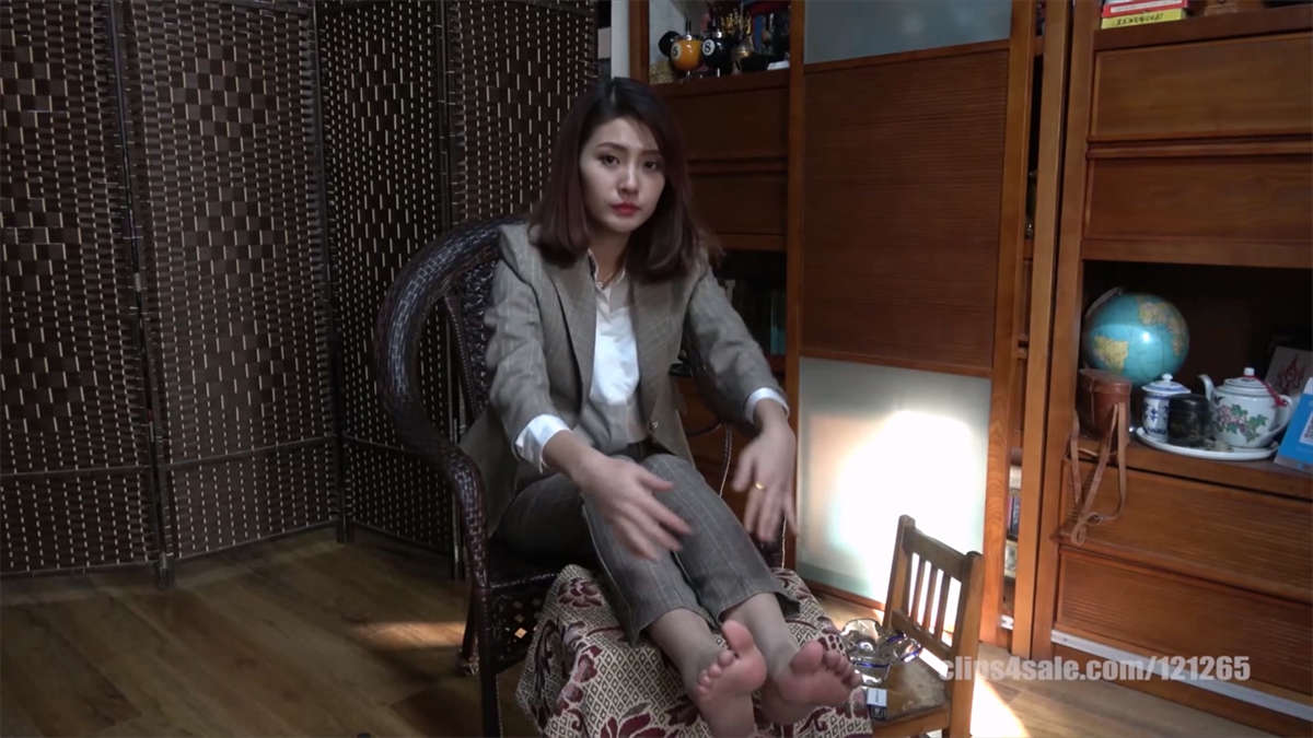 【K&M】美女芮芮高跟凉鞋裸足-日更街拍