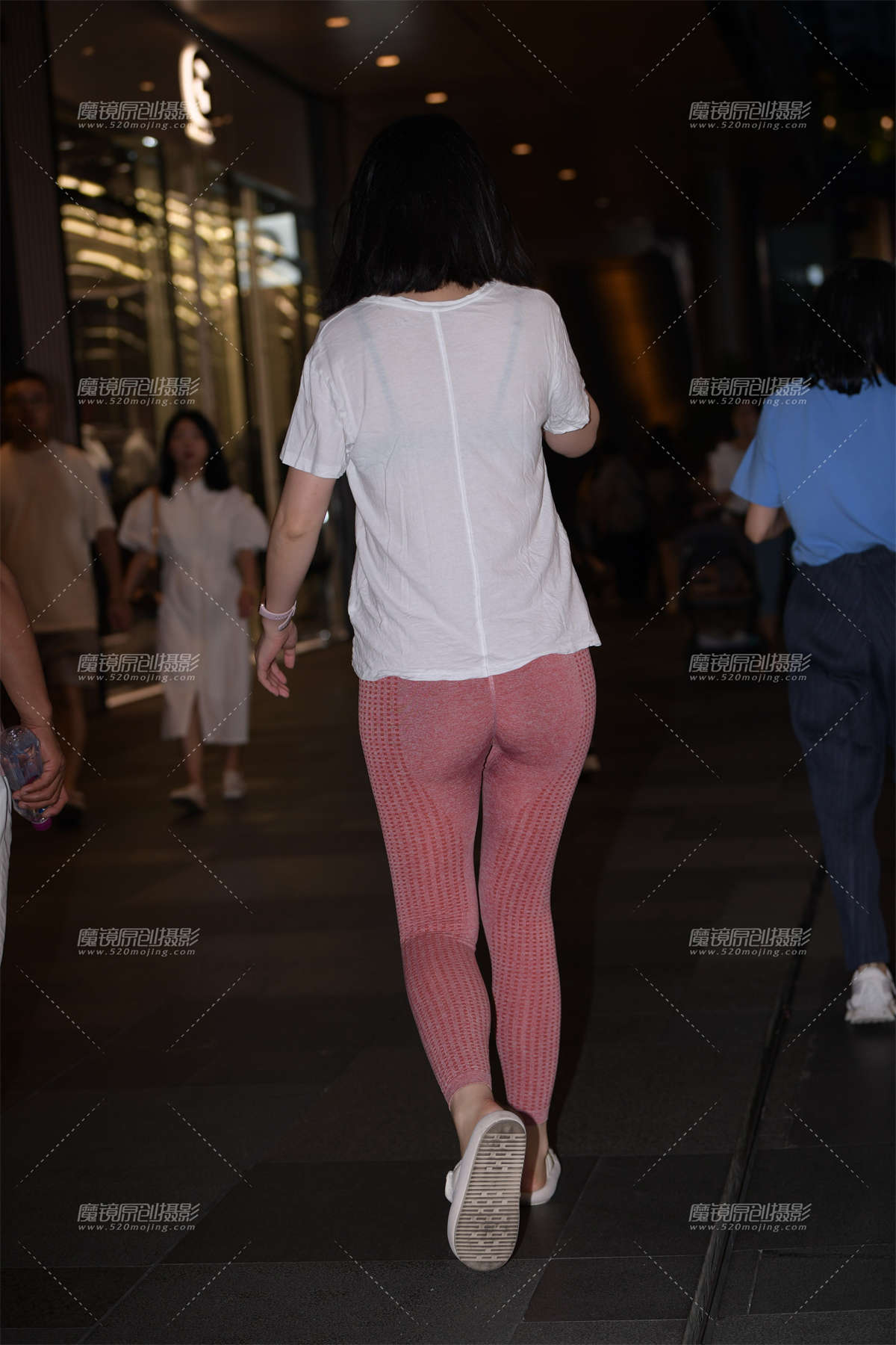 图片[2]-桃子色紧身裤-日更街拍