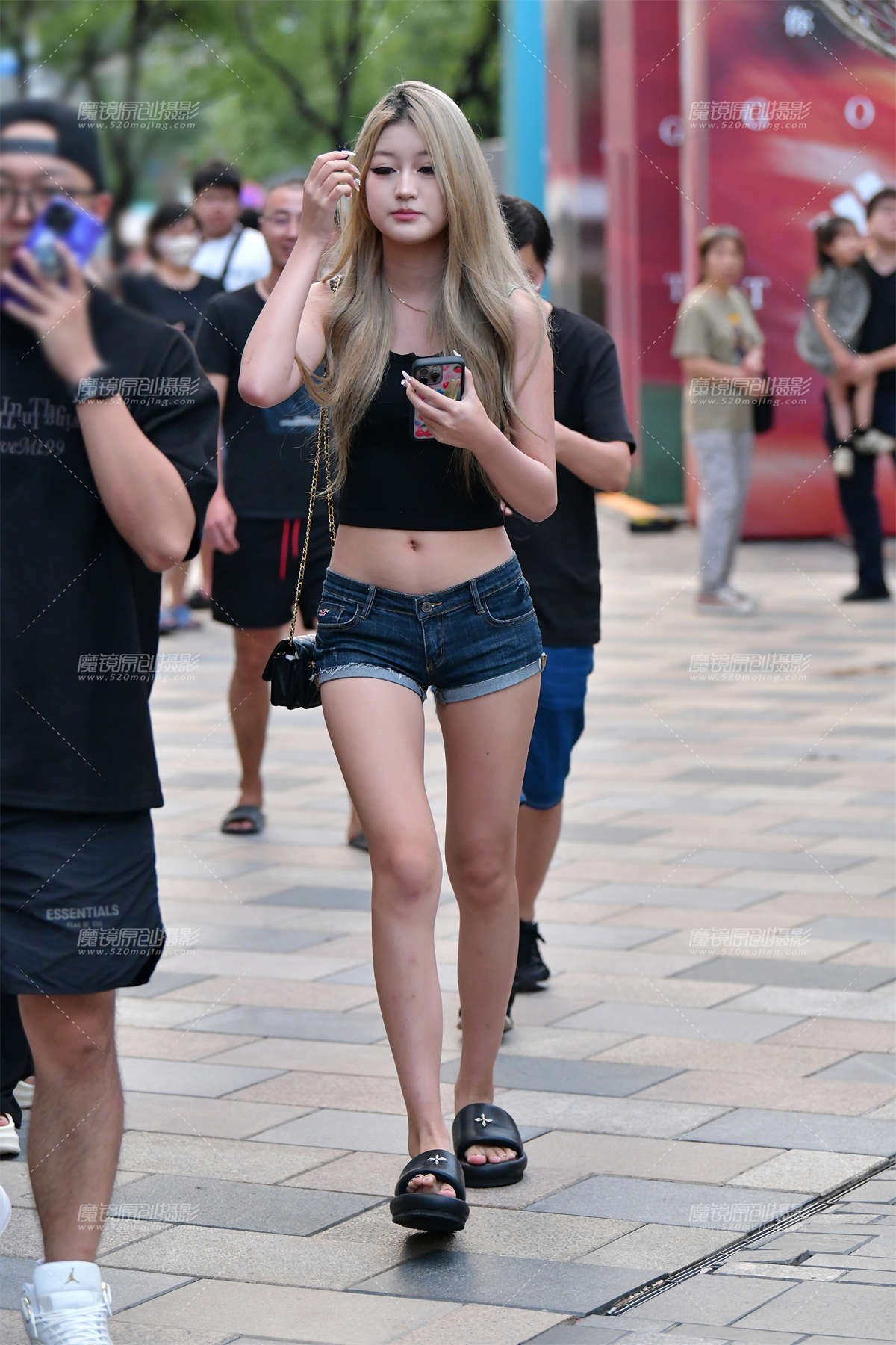 图片[2]-★漂亮热裤美女-日更街拍