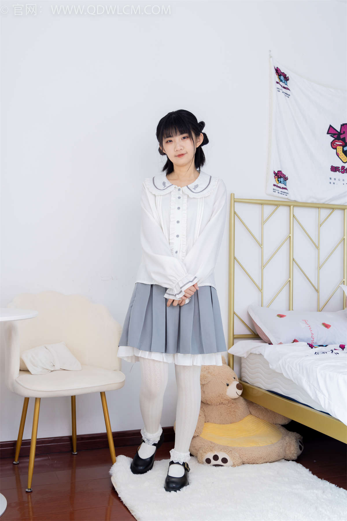 物恋传媒 NO.1528 暗月-夏日葡萄-日更街拍