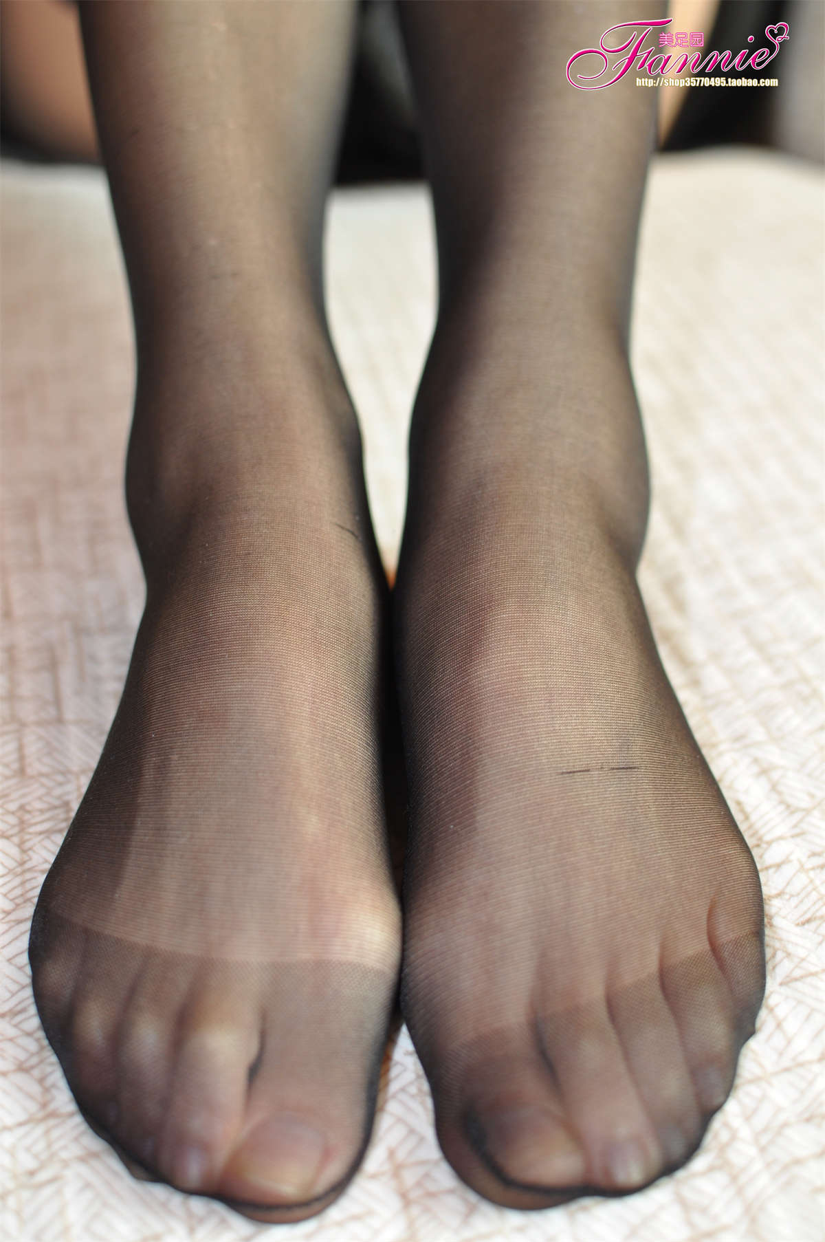 Fannie芬妮美足园NO.166 丝魅（长筒丝）黑丝-日更街拍