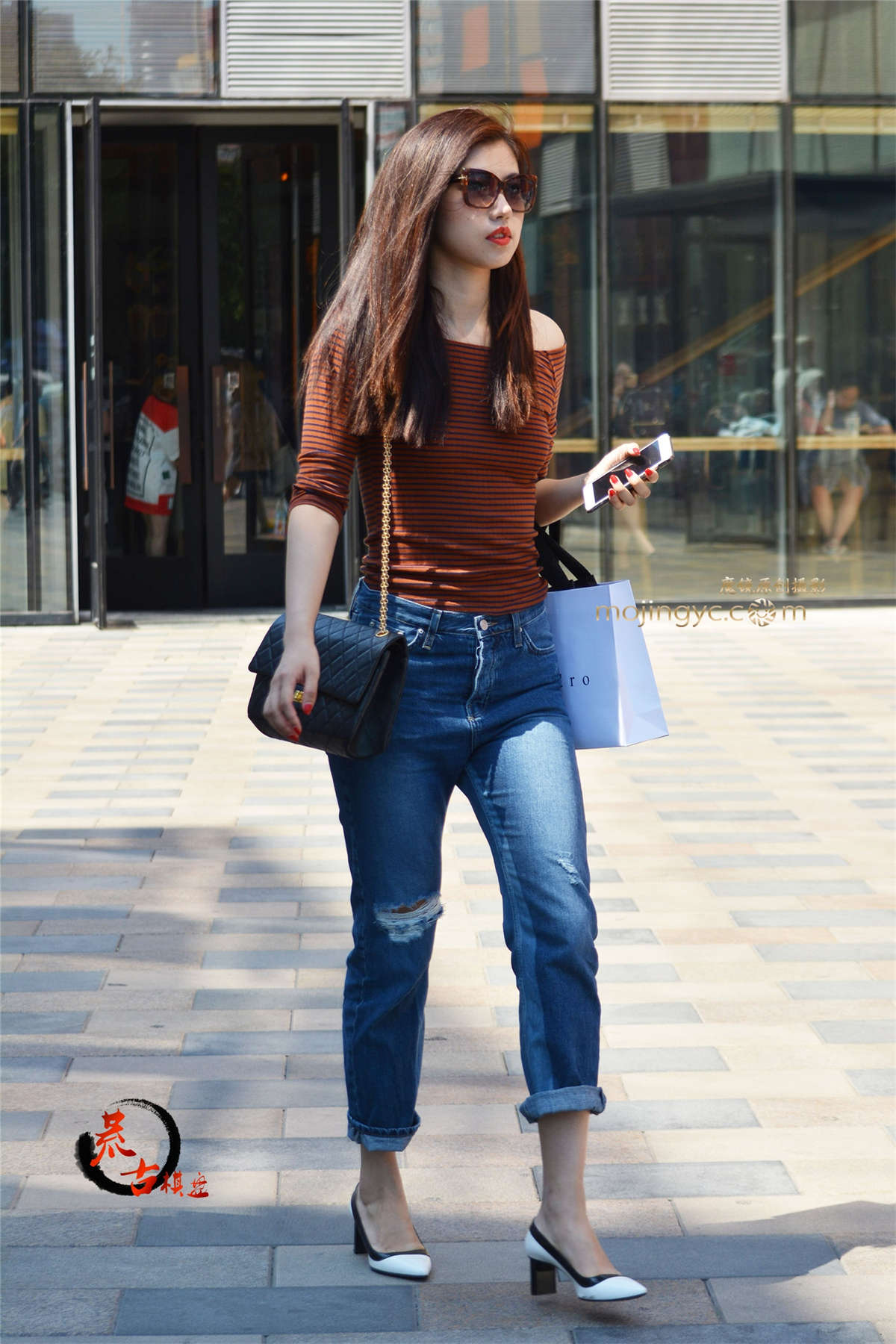 图片[2]-16.8.22 性感牛仔裤-日更街拍