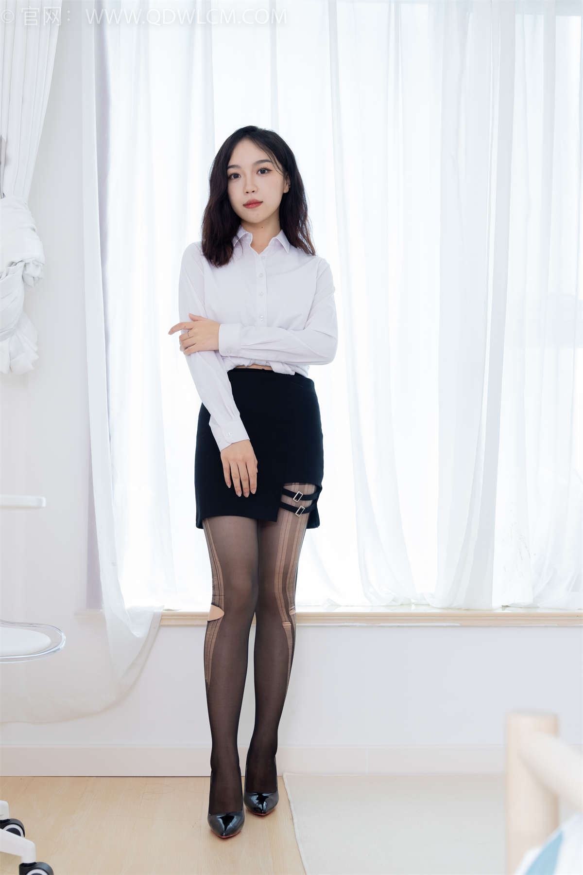 图片[2]-物恋传媒 NO.1711 纱纱-不留遗憾-日更街拍