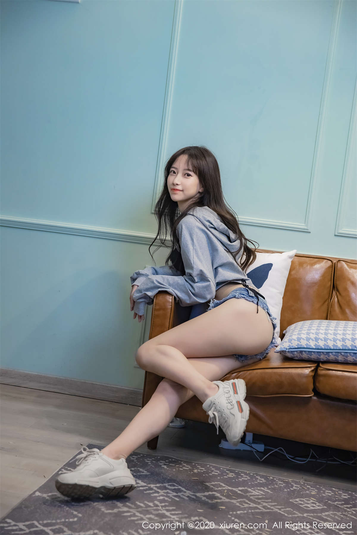 图片[2]-Xiuren秀人网 2020.04.29 NO.2203 bunny七七-日更街拍