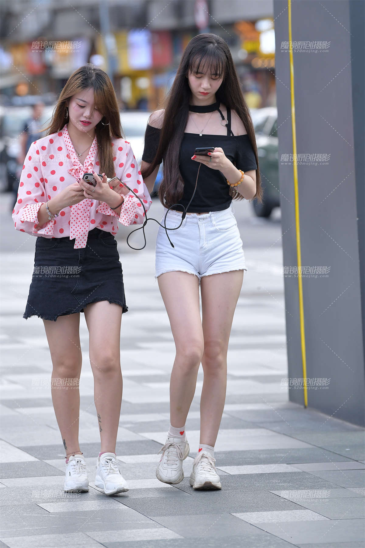 【视觉冲击赛贴】紧致白热裤，长腿小姐姐-日更街拍