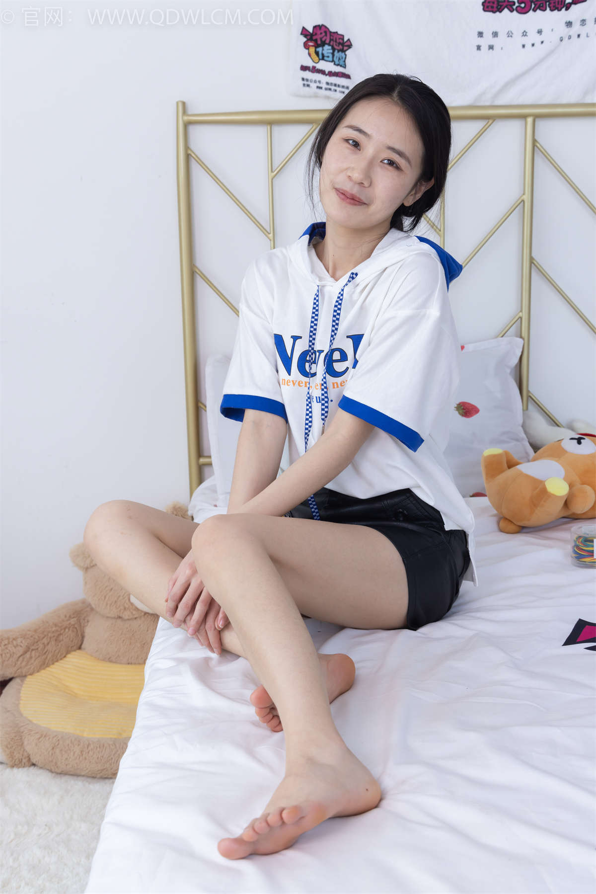 物恋传媒 NO.1530 菜菜-冬日雪花-日更街拍