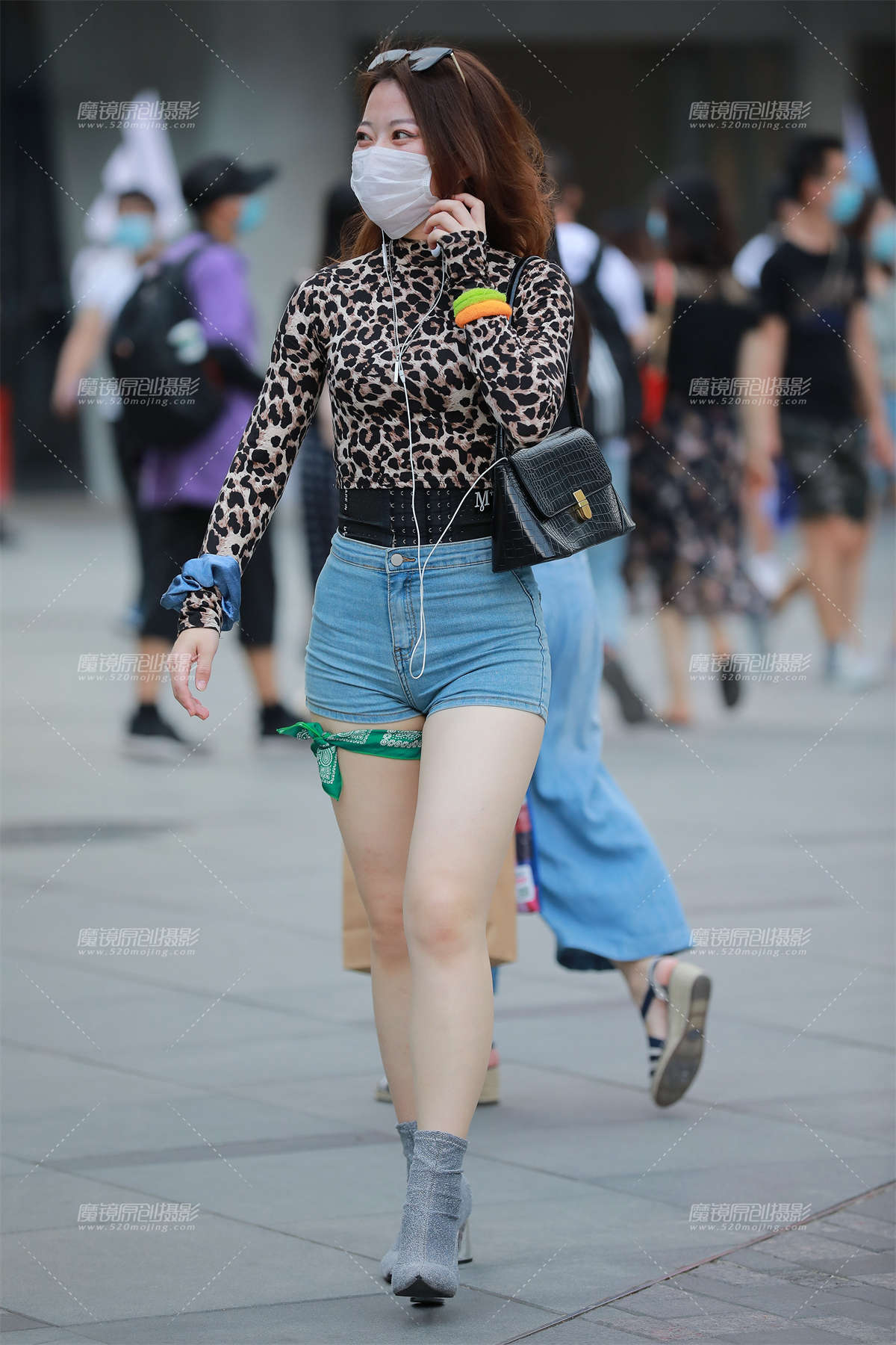 【玻璃赛帖】牛仔热裤-日更街拍