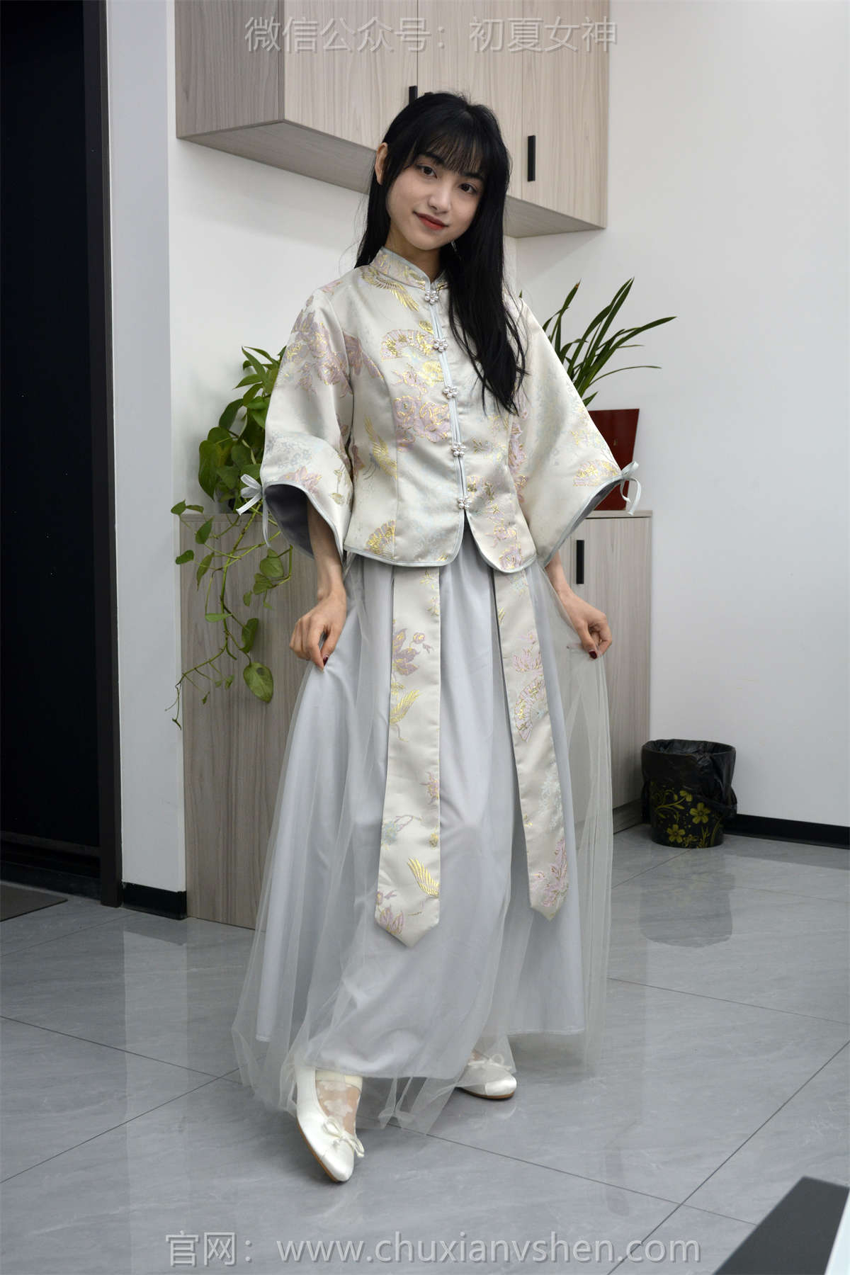 初夏女神 NO.167 柒柒 最美伴娘-日更街拍