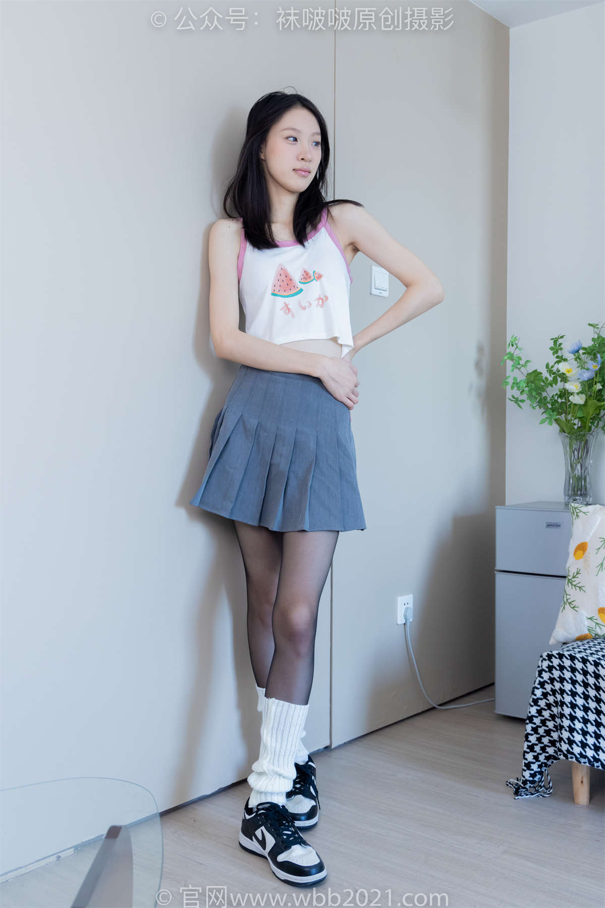 图片[2]-袜啵啵 No.333 雪糕-板鞋、白棉袜、黑丝（脚尖加固款）、堆堆袜套 花絮版-日更街拍