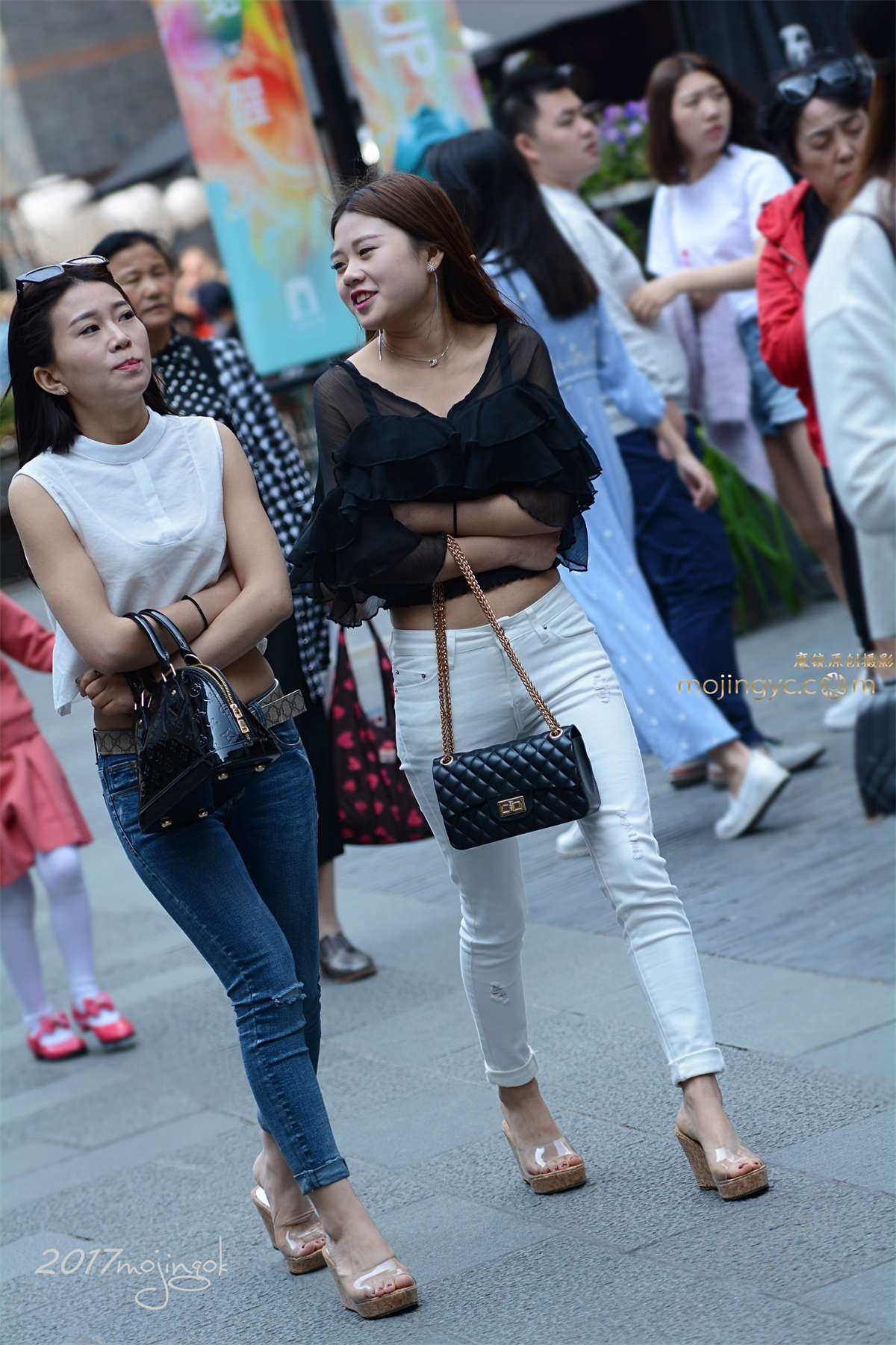 咔喳赛41 牛仔凉高两妹妹（15p）-日更街拍