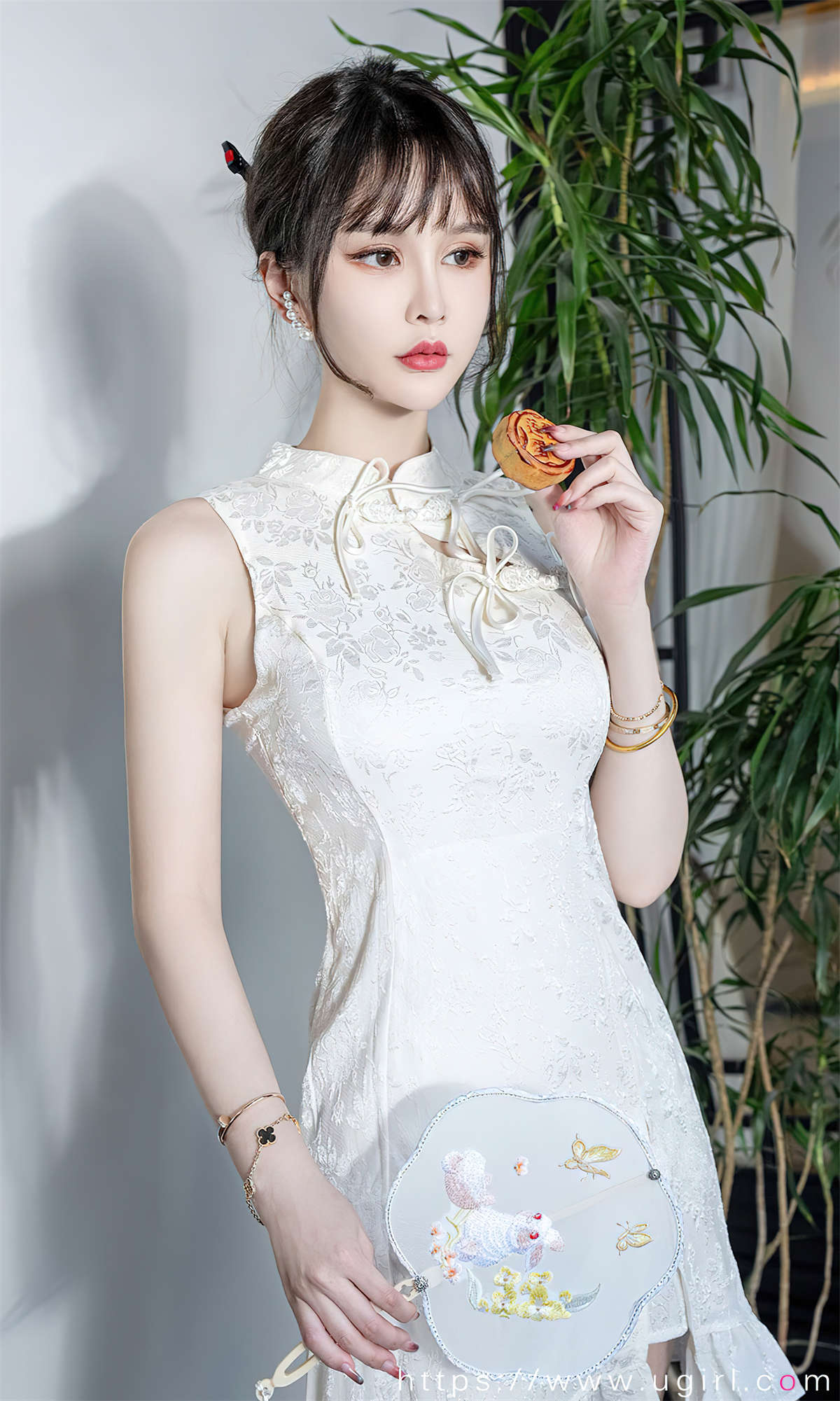 UGirls爱尤物 No.2674 节日主题  青树-日更街拍