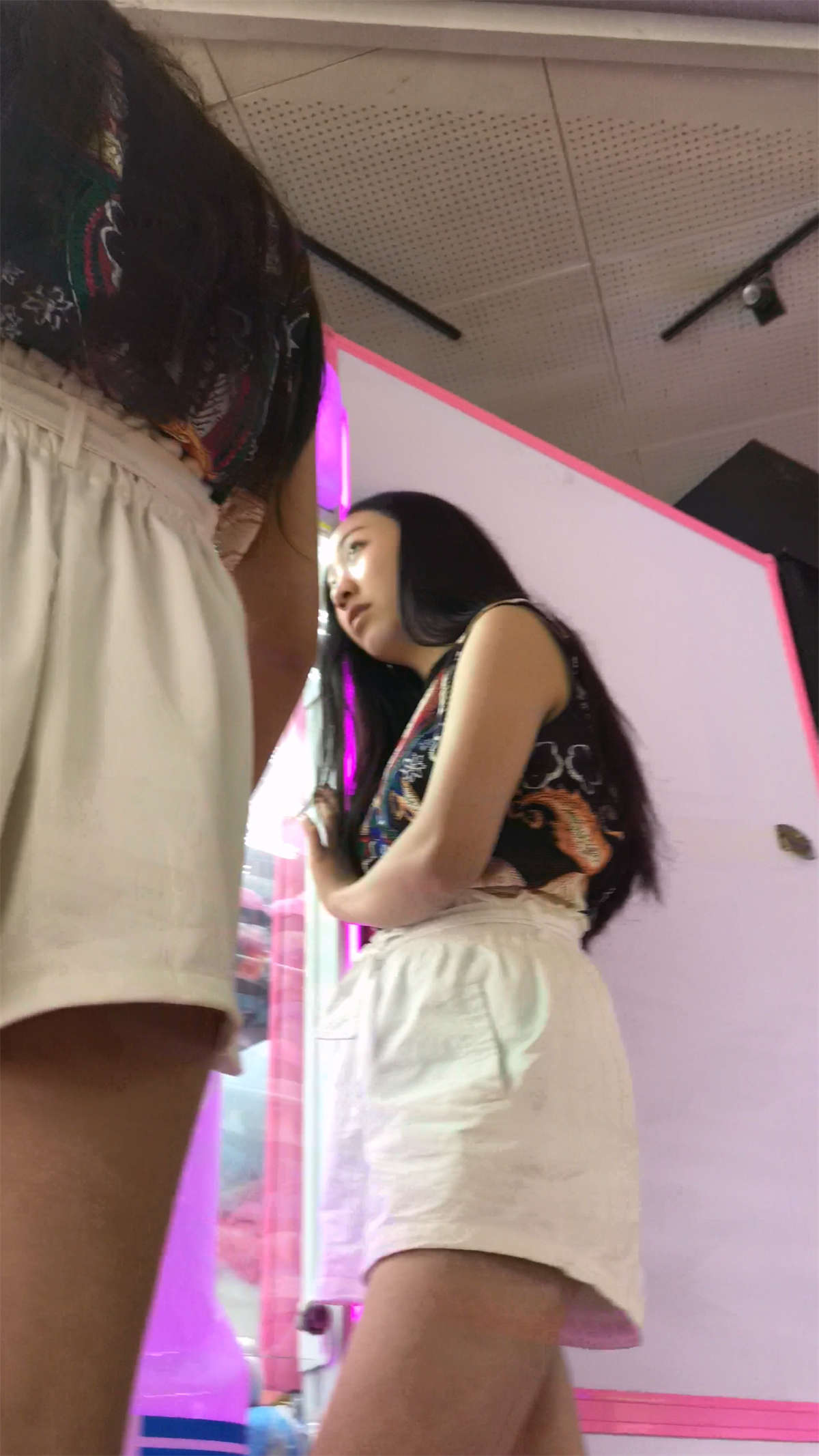 图片[2]-美女的裤子很宽松-日更街拍