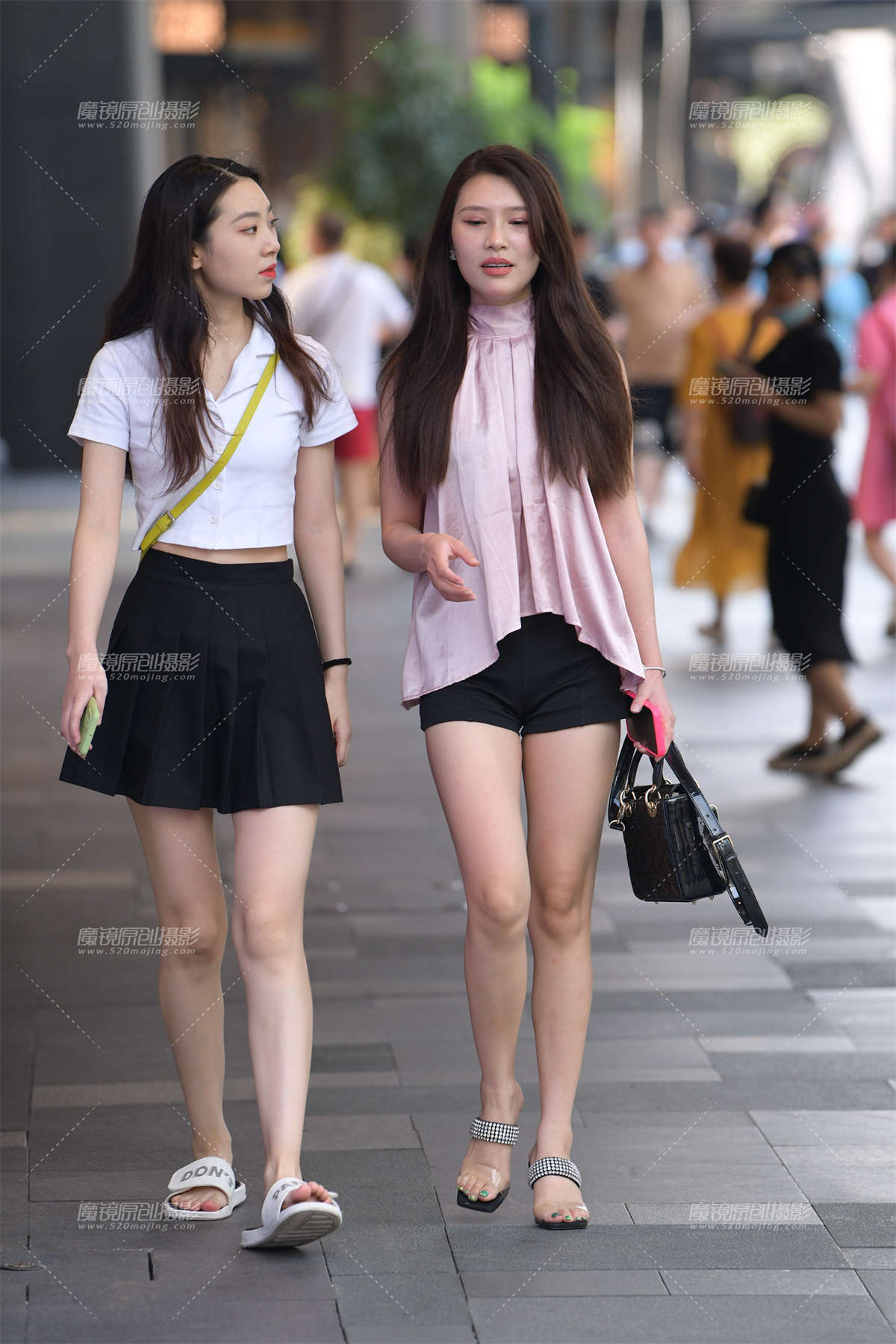 长腿热裤闺蜜-日更街拍