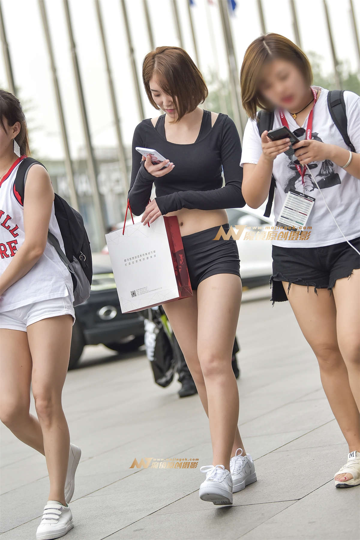 运动裤小妹-日更街拍