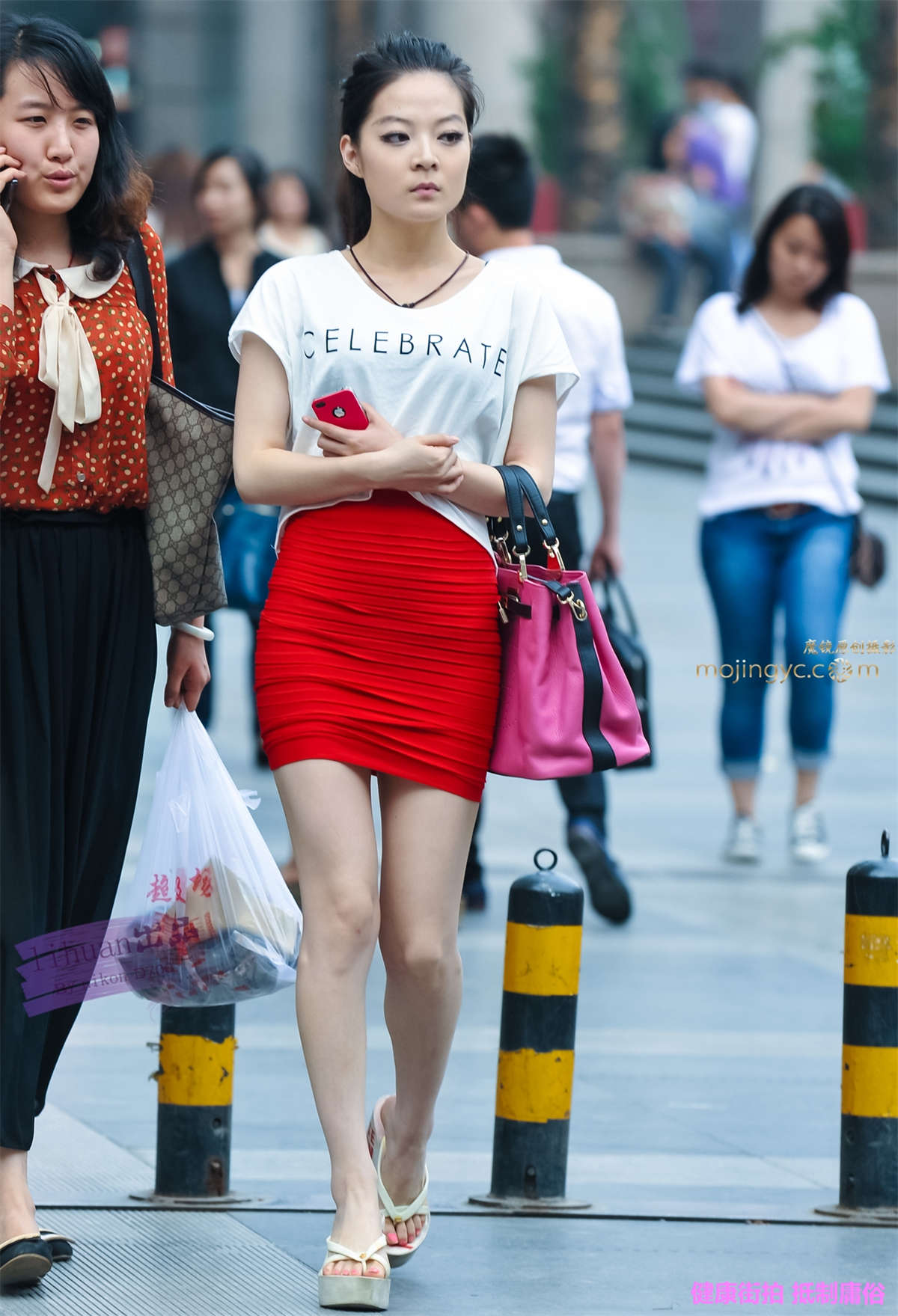 李欢原创-红色裹身裙（13P）-日更街拍