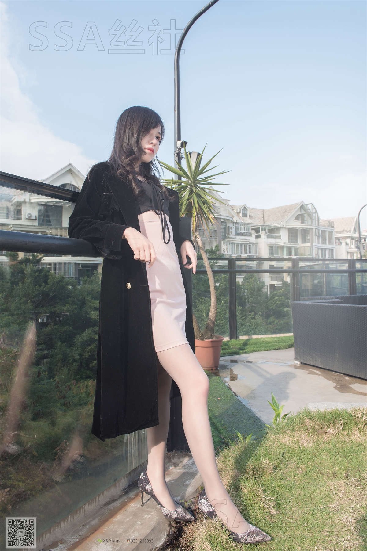 图片[2]-SSA丝社 NO.074 雪梨 随阳光变幻色彩的灰丝-日更街拍