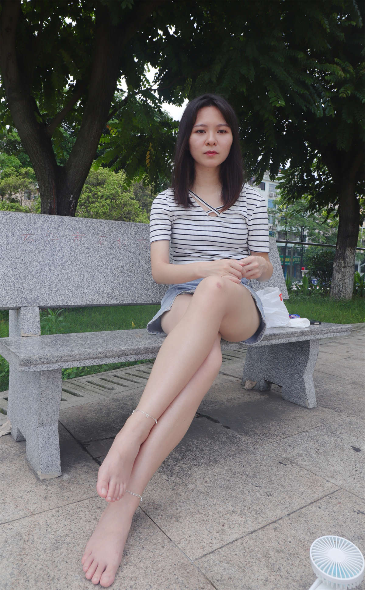 图片[2]-aappary摄影 No.001 大美女慧婷公园展示美脚-日更街拍