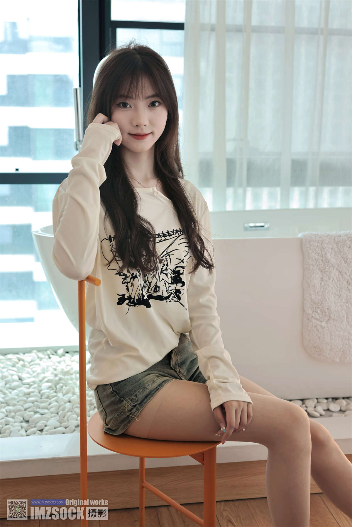 MZSOCK-2023 No.030 小佳-日更街拍