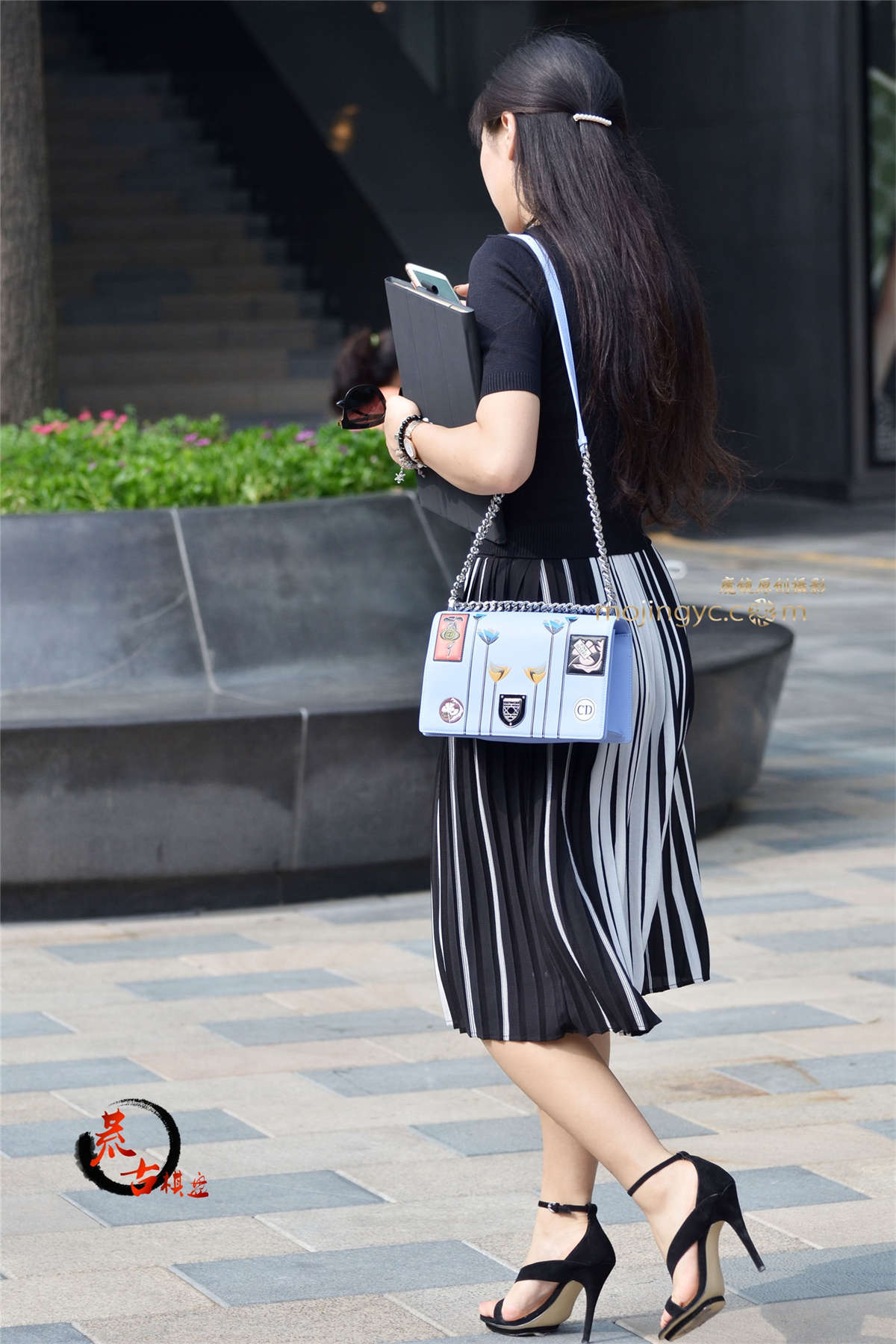 16.8.24 黑白条格裙子，简约高跟凉鞋-日更街拍