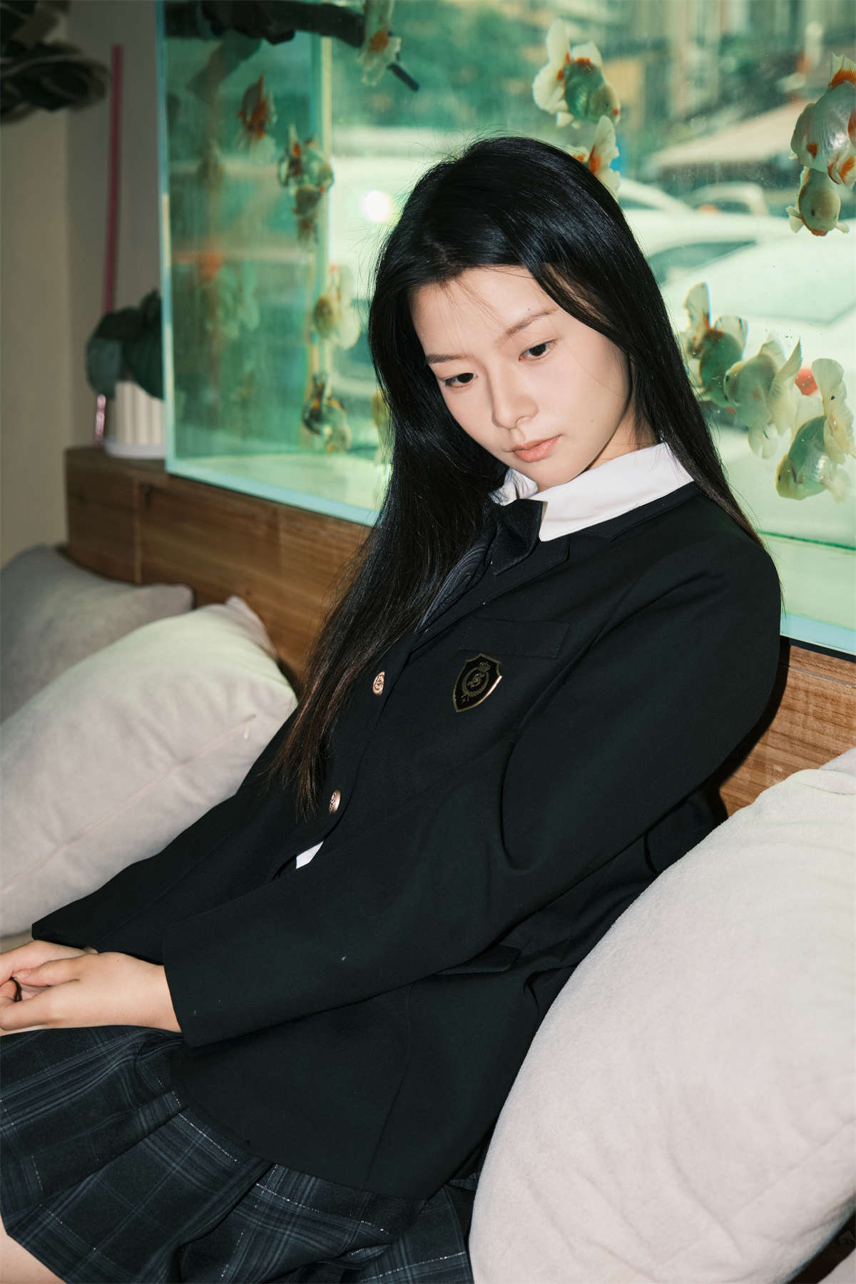 YITUYU艺图语 2024.12.20 jk奶茶店 蝴蝶妹妹-日更街拍