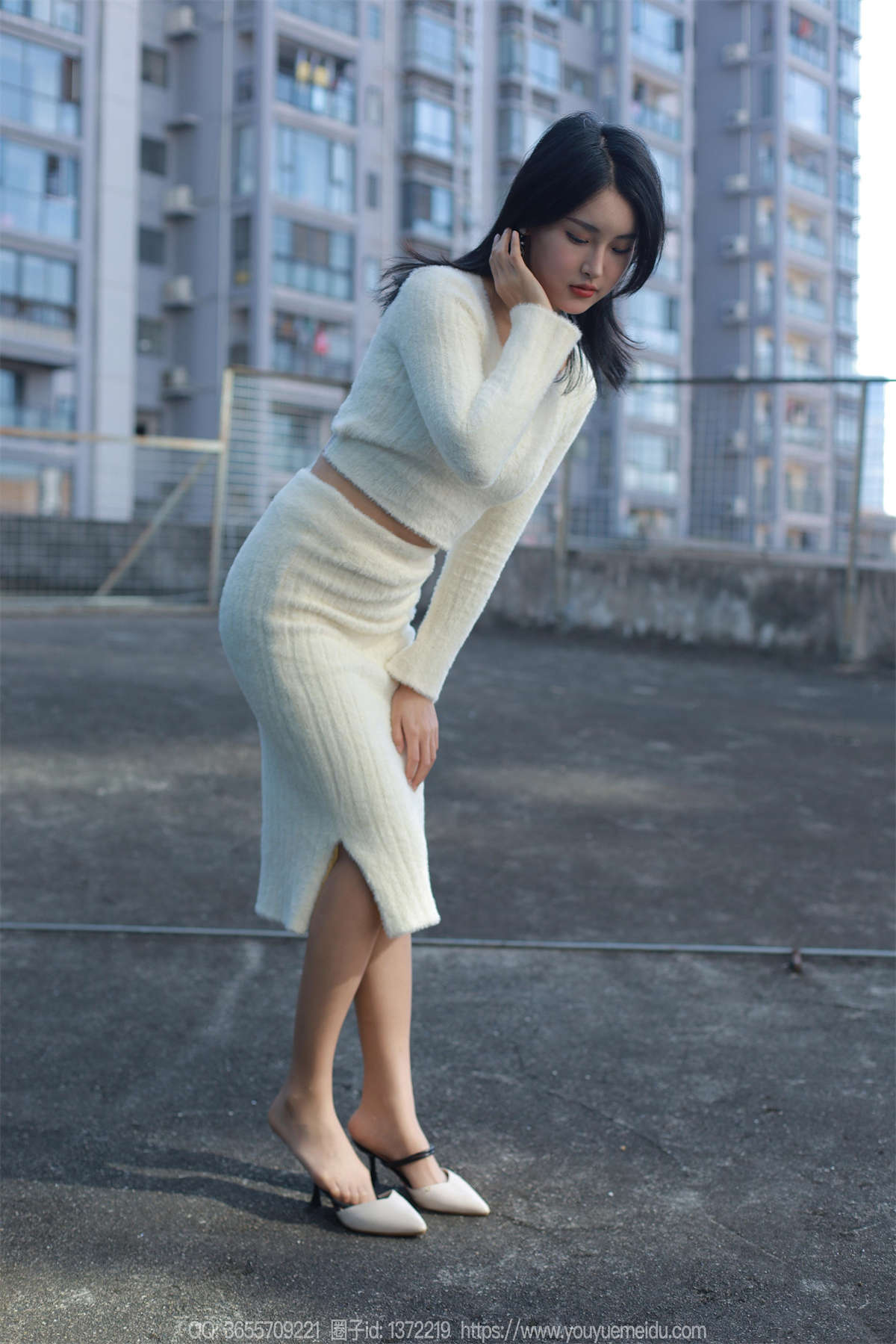 图片[2]-IESS异思趣向 2023.12.13 丝享家1610：小宝 雪白的毛衣-日更街拍