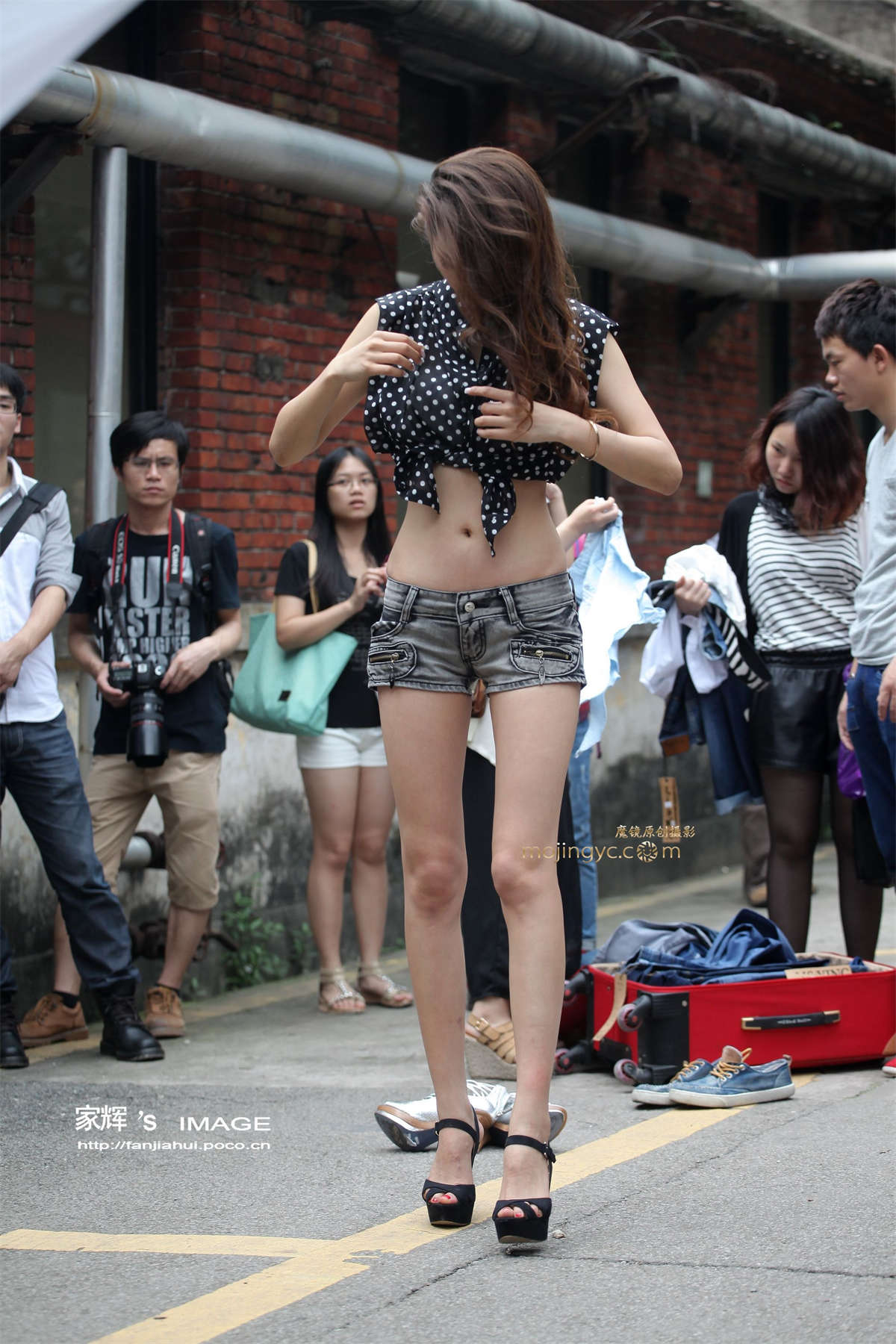 图片[2]-拍淘宝的长腿妹子-日更街拍