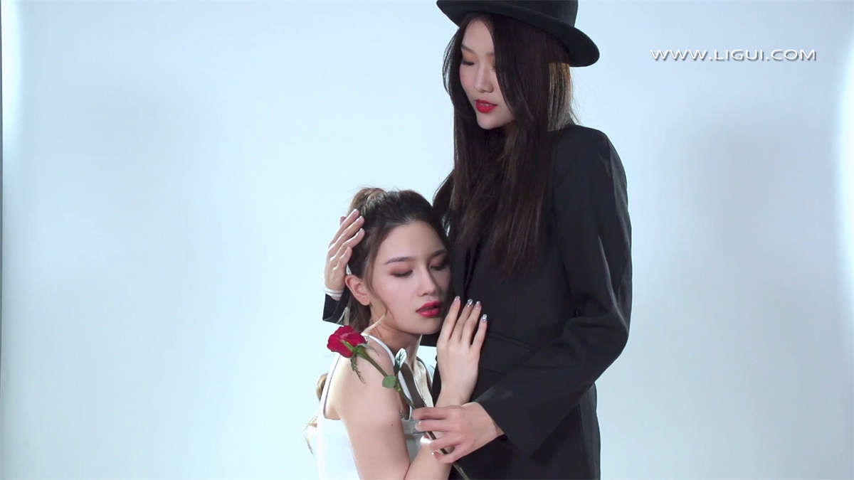 Ligui丽柜视频 2022.02.11 双生花-情人之吻 甜甜&钟情-日更街拍
