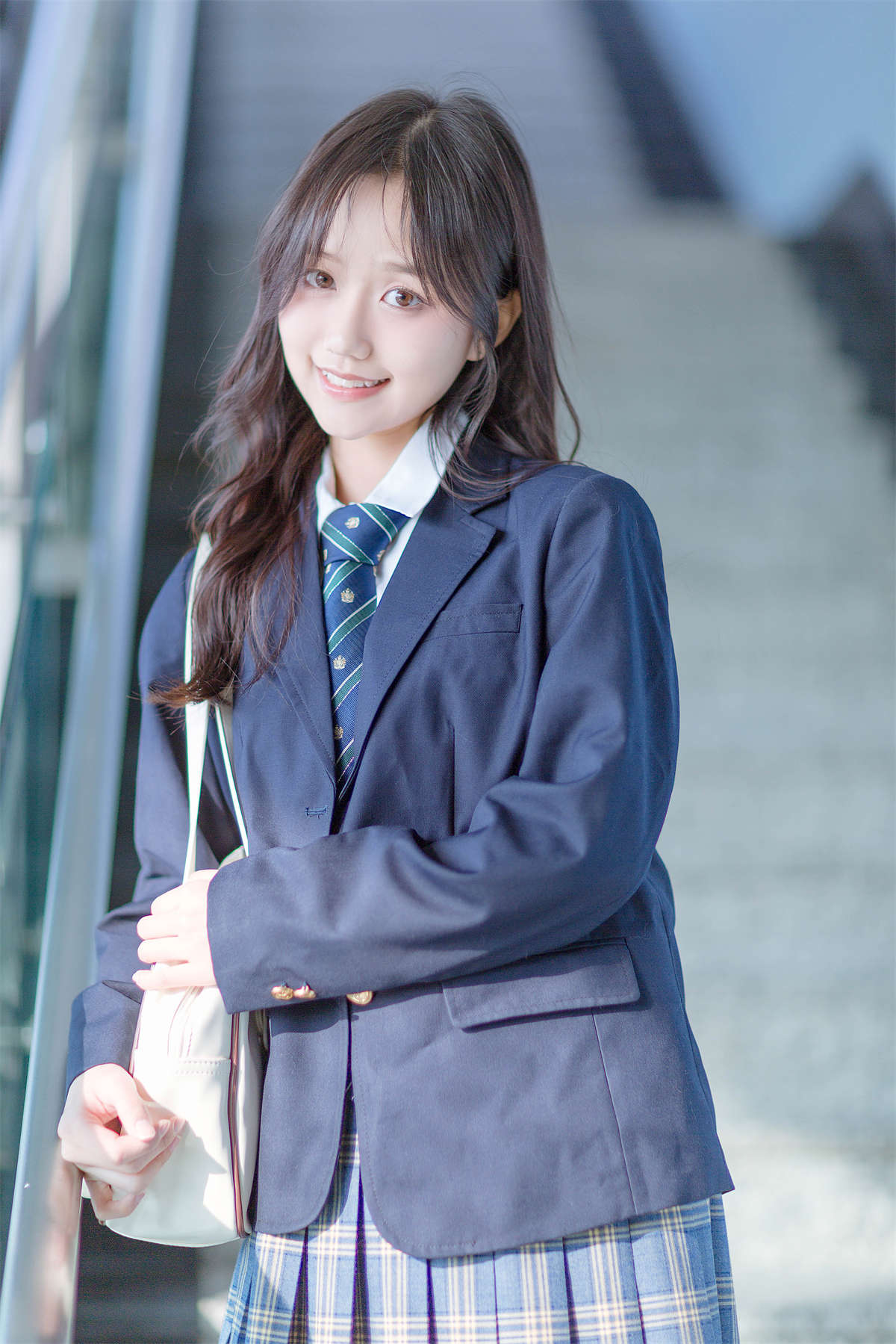 YITUYU艺图语 2023.04.01 放学回家 静怡插图1