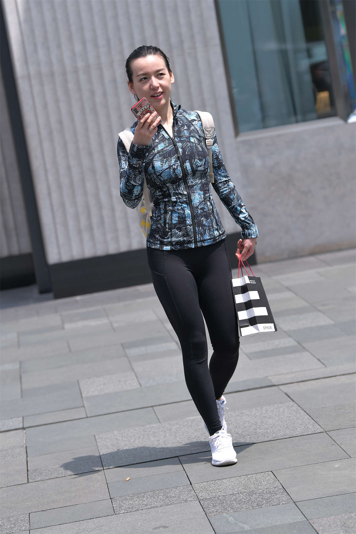 【视觉冲击赛贴】美女说_我是练瑜伽滴-日更街拍