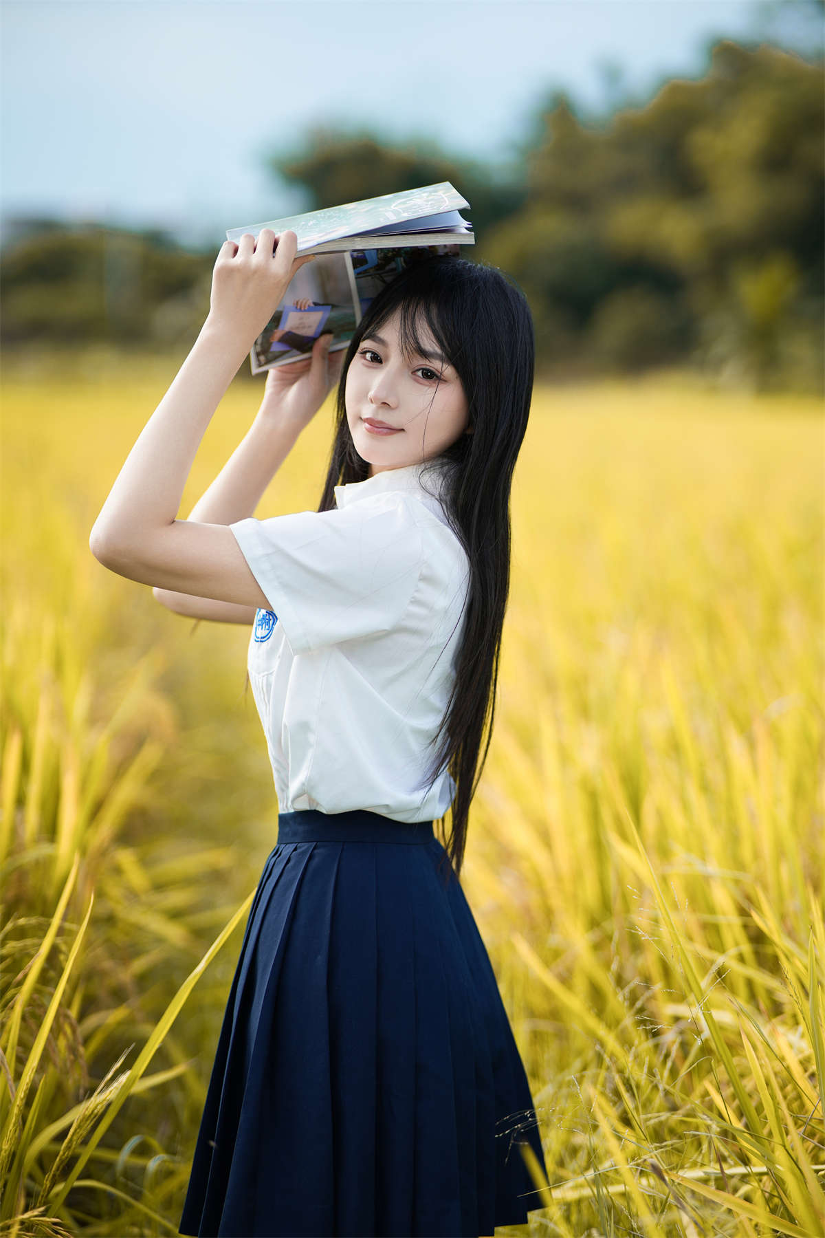 YITUYU艺图语 2023.11.26 午后的阳光透过稻浪 我是小岁岁插图1