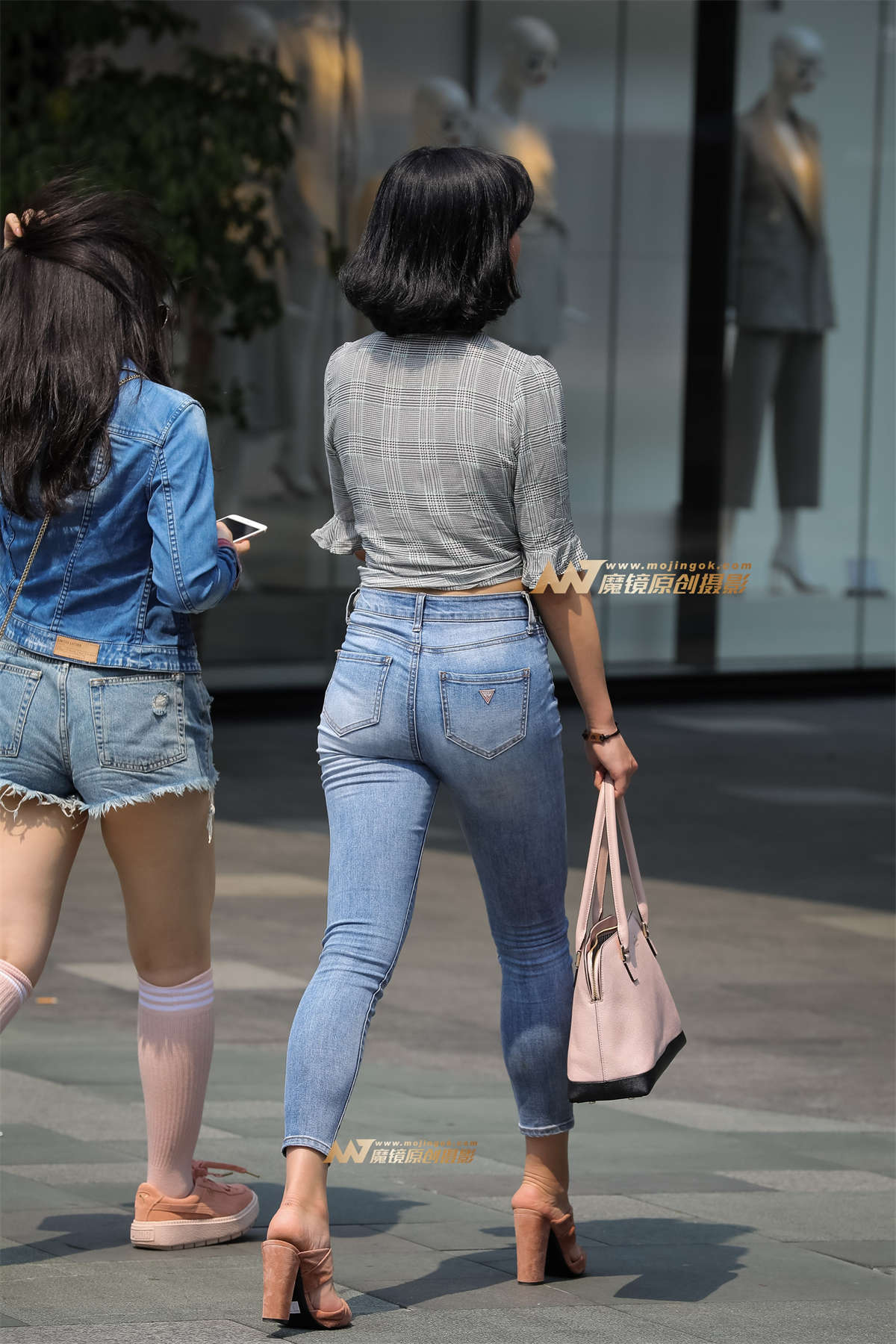 图片[2]-【凯恩赛帖】紧身牛仔让你穿出逆天大长腿-日更街拍